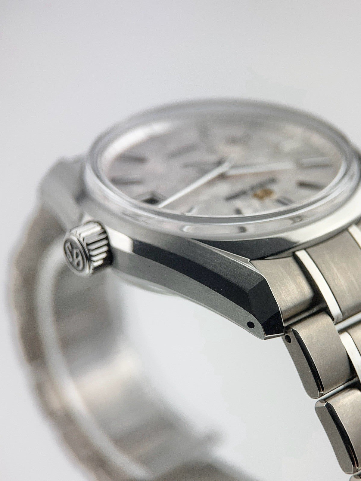 Grand Seiko Spring Shunbun Titanium Pink Dial 40mm Automatic Mens Watch SBGA413