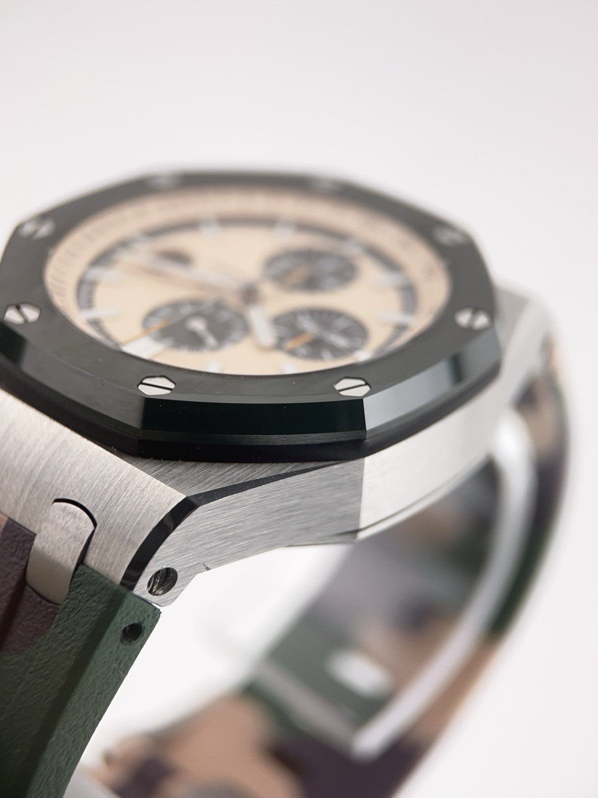 Audemars Piguet Royal Oak Champagne Dial 44mm Automatic Men's Watch 26400SO