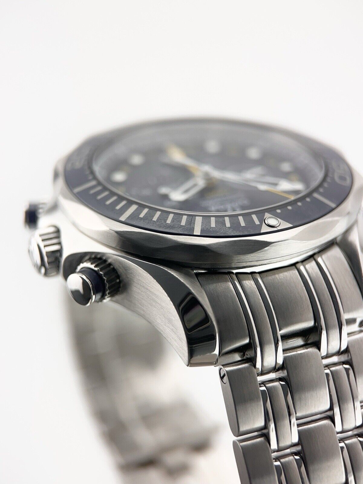 Omega Seamaster Diver 300 Steel Blue Dial 44mm Automatic 212.30.44.52.03.001