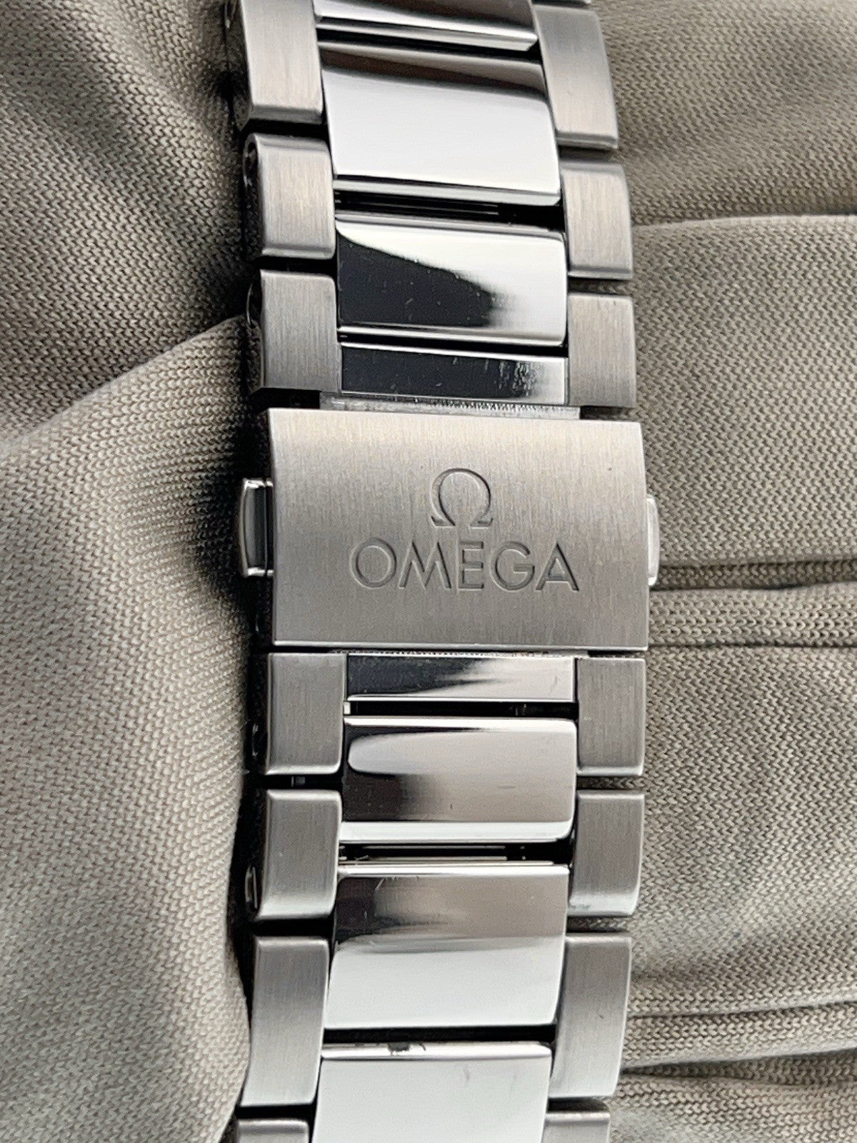 Omega Seamster Summer Blue Dial 220.10.43.22.03.002