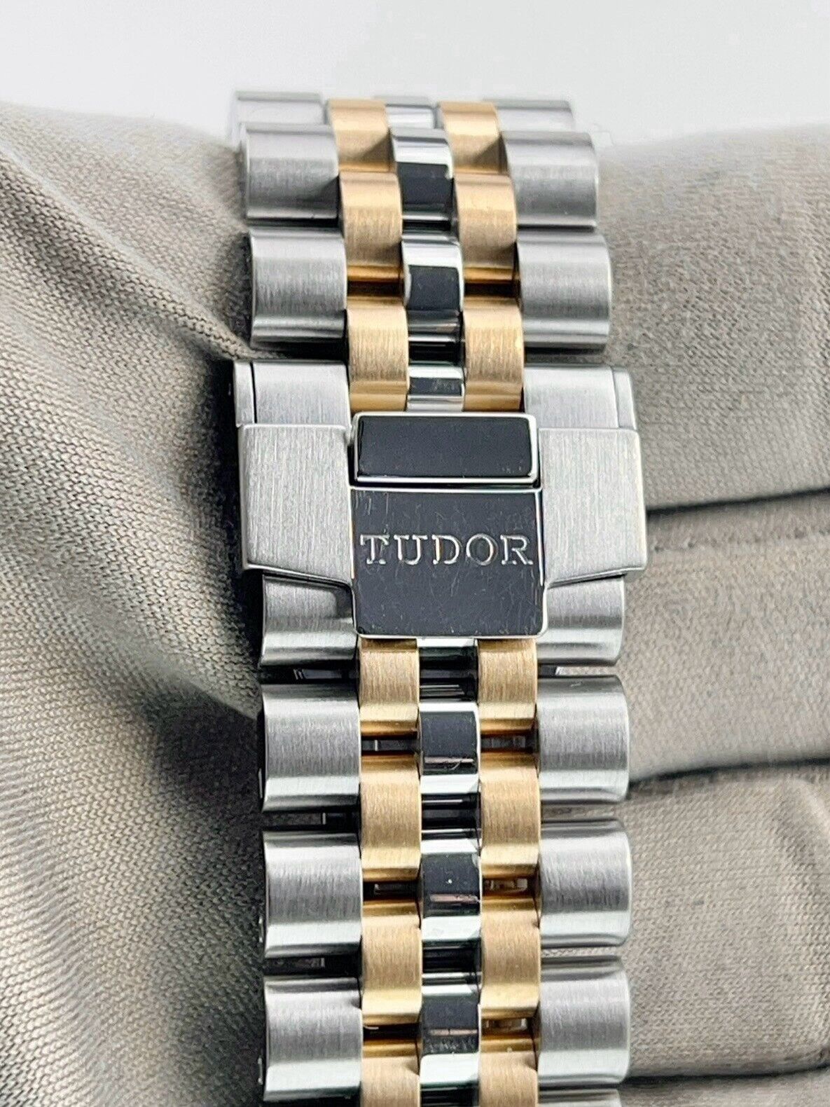 Tudor Black Bay Gold/Steel Black Dial 41mm Automatic Movement Men’s Watch 79543