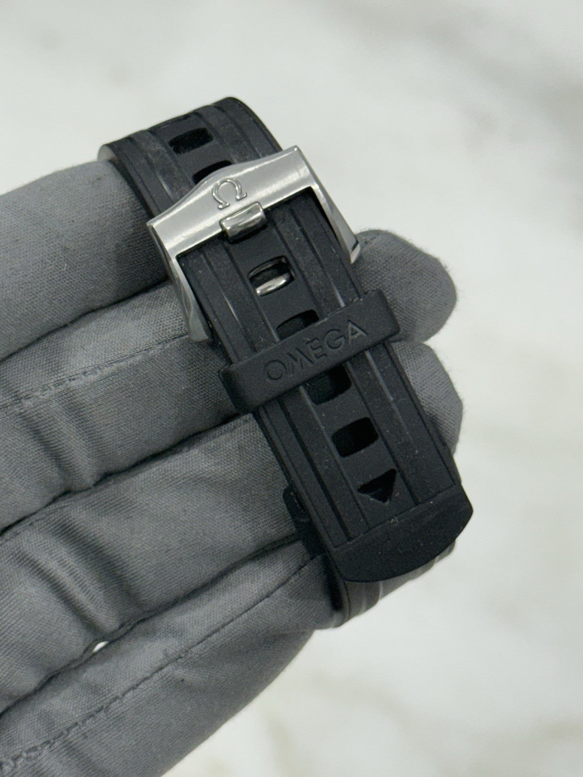 Omega Seamaster Diver Steel White Dial 42mm Watch 210.32.42.20.04.001