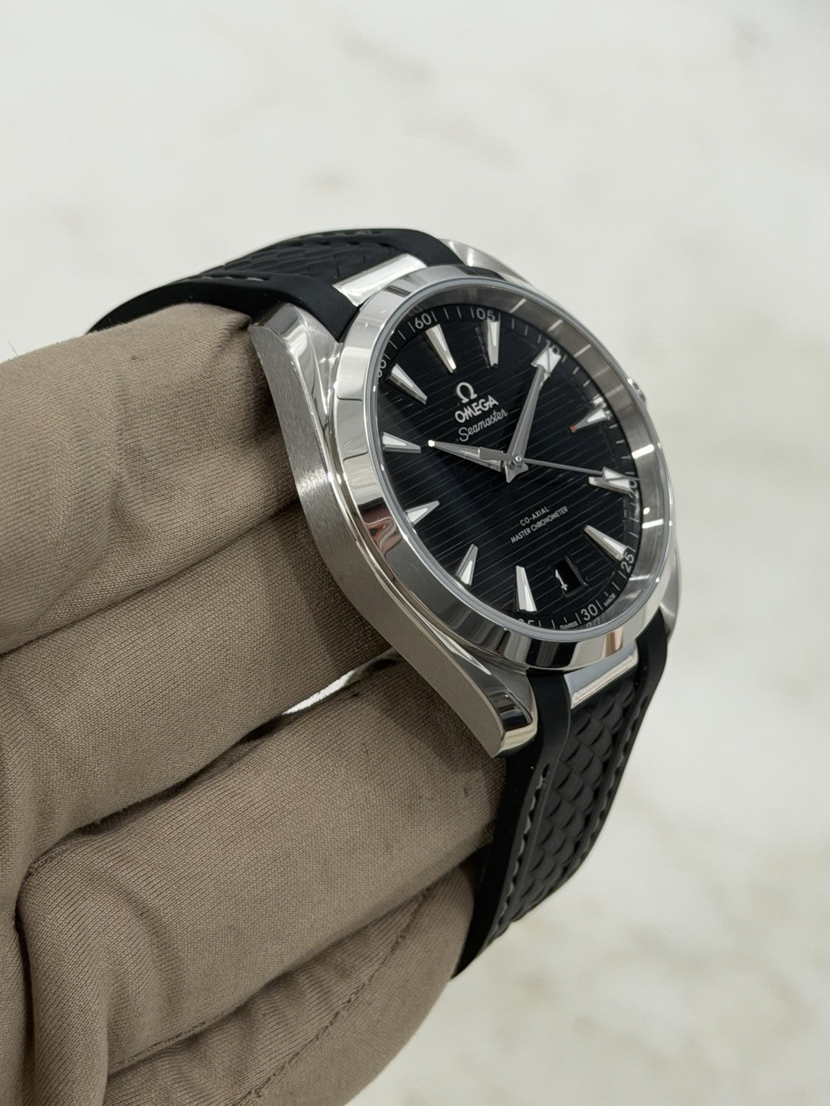 2025 Omega Seamaster Aqua Terra Black Steel 41mm Auto Watch 220.12.41.21.01.001
