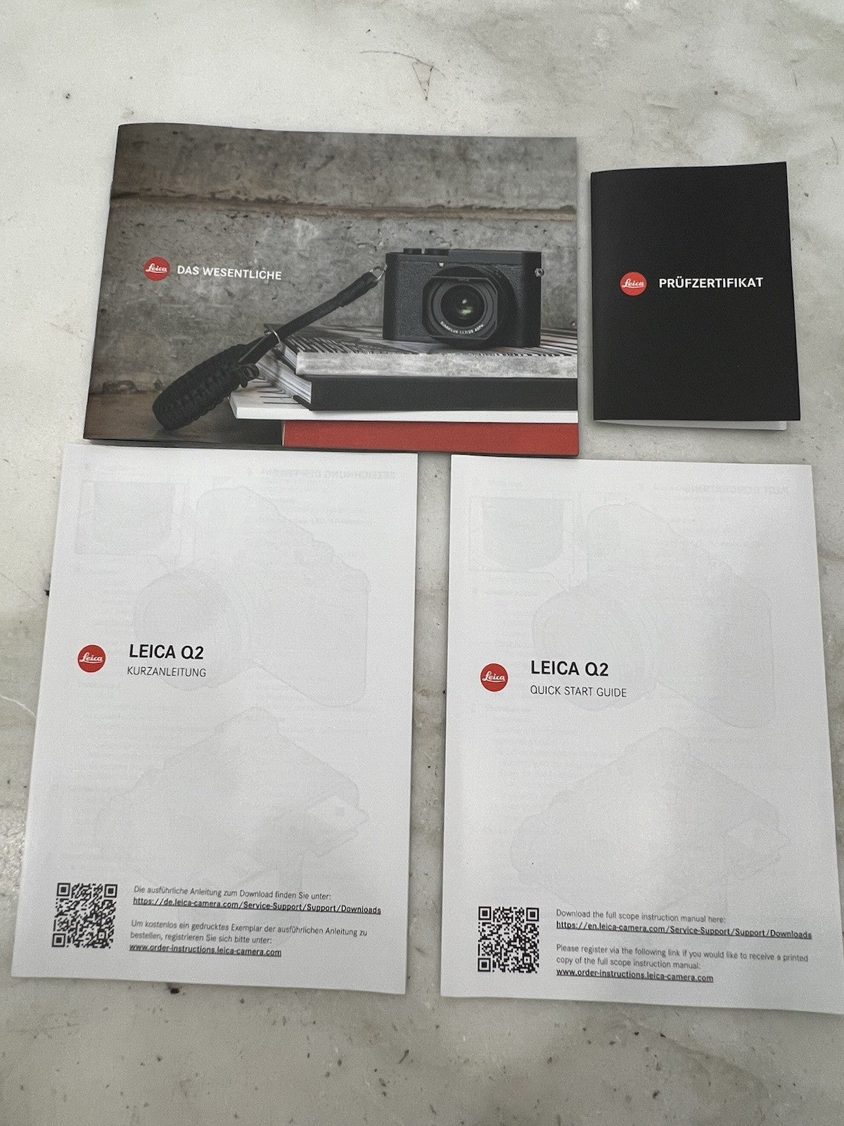 Leica Q2 "Reporter" 47.3MP Compact Dark Green Digital Camera