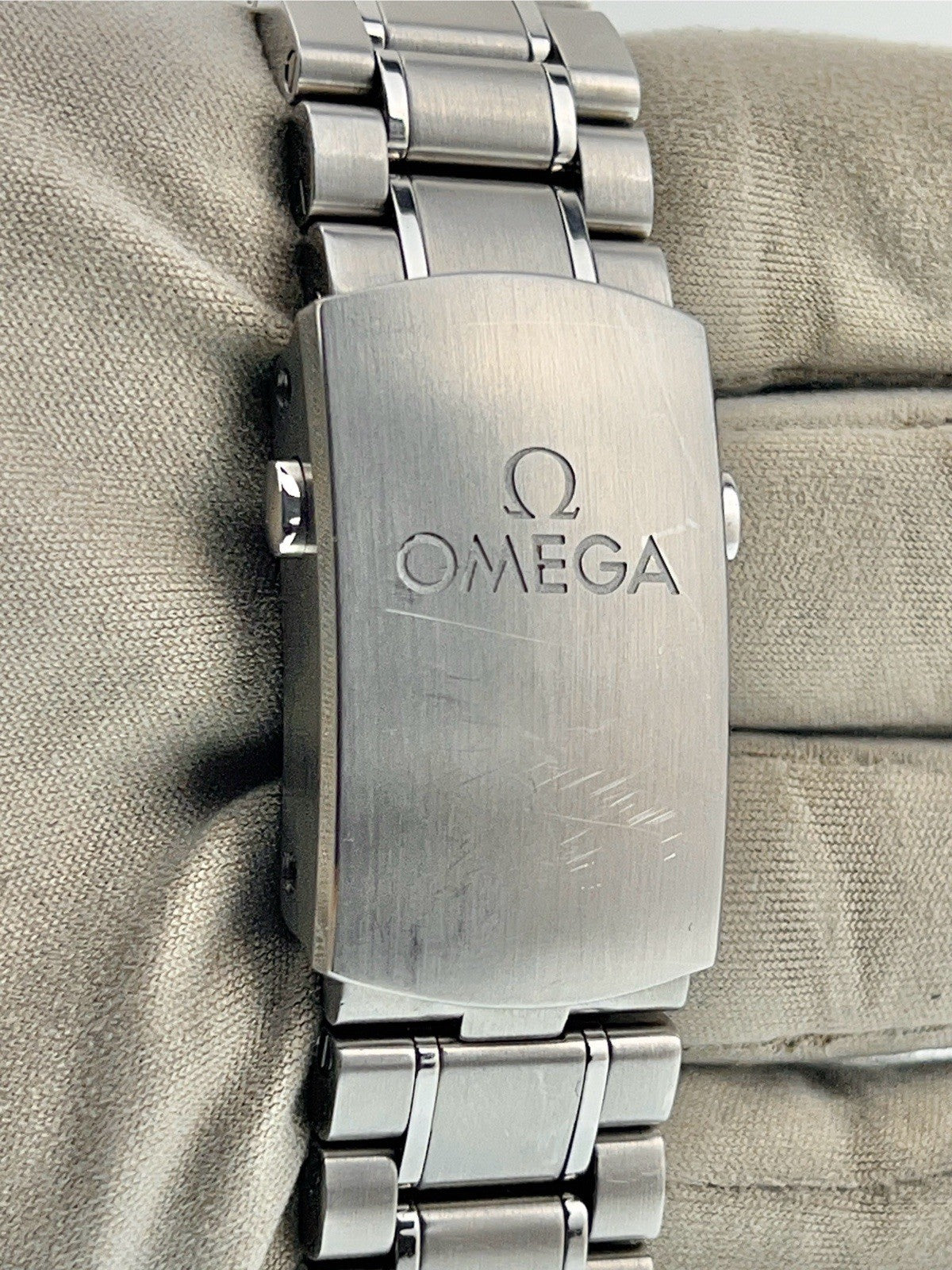 Omega Speedmaster Steel Silver Dial 44.2mm Automatic Mens 329.30.44.51.04.001