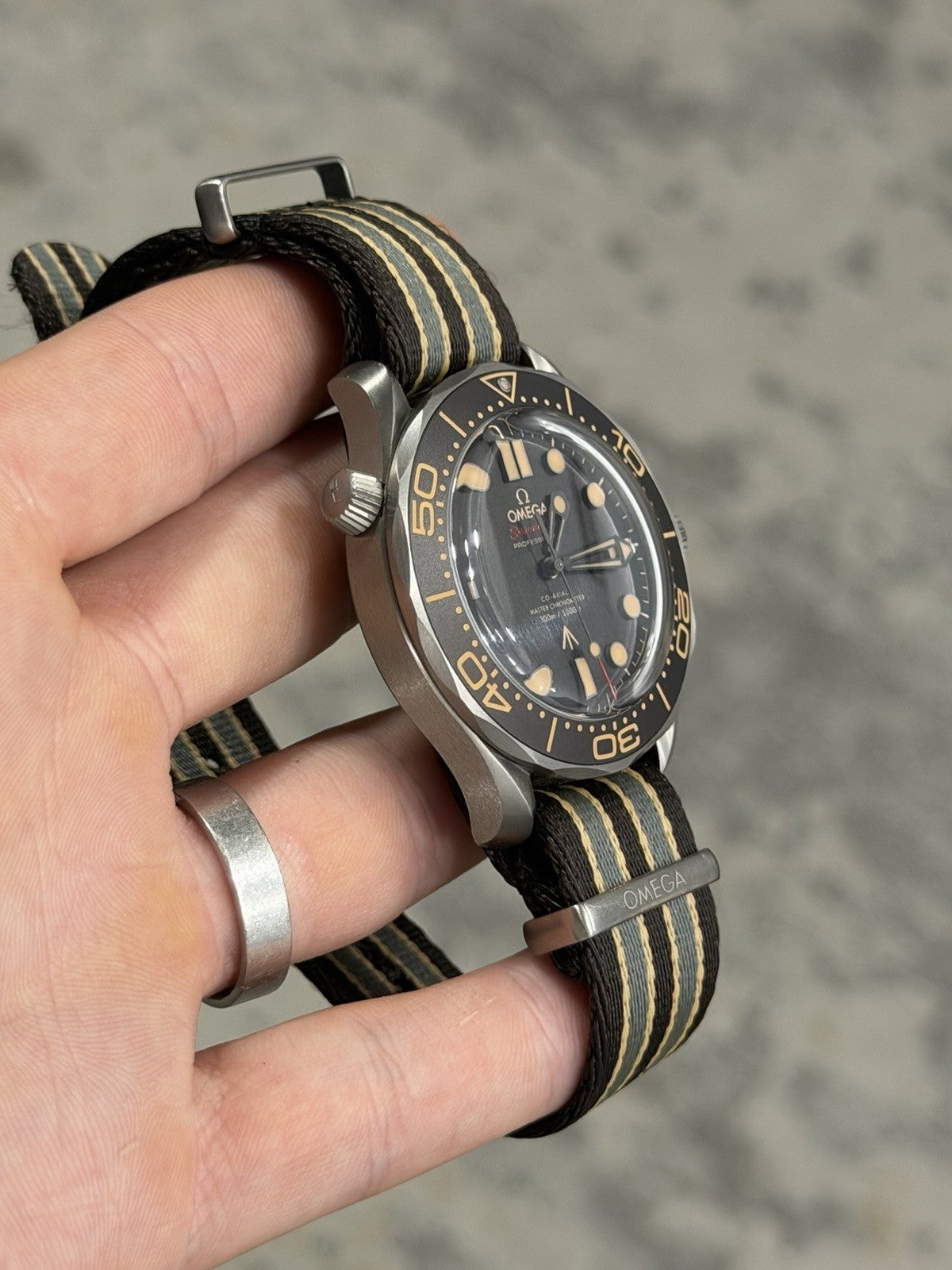 Omega Seamaster NTTD James Bond 007 No Time To Die Watch - 210.92.42.20.01.001