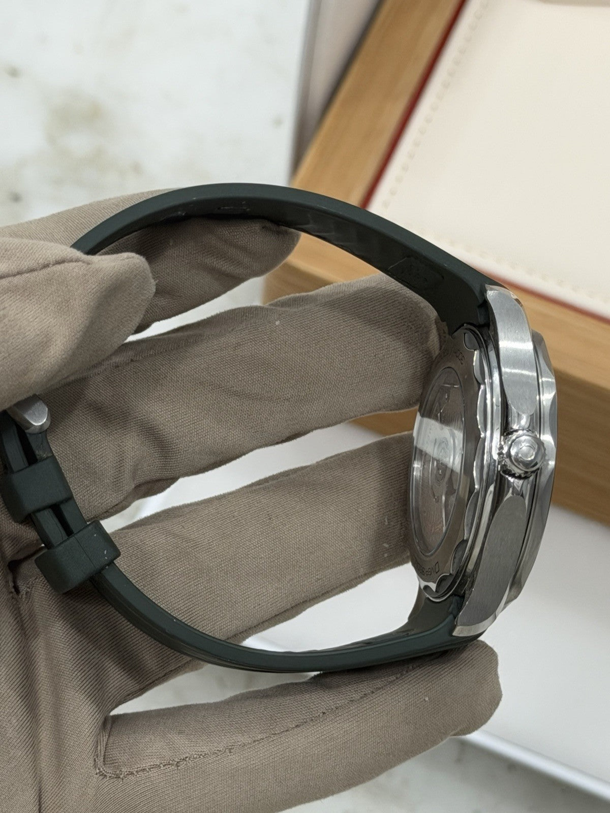 Omega Seamaster Diver Steel Green Dial 42mm Automatic Watch 210.32.42.20.10.001