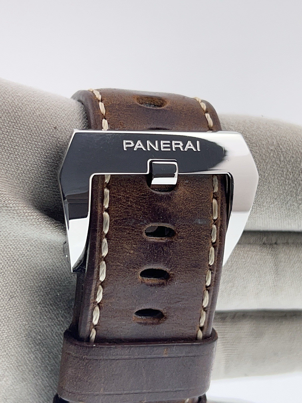 Panerai Luminor Stainless Steel Black Dial 44mm Manual Wind Mens Watch PAM00560