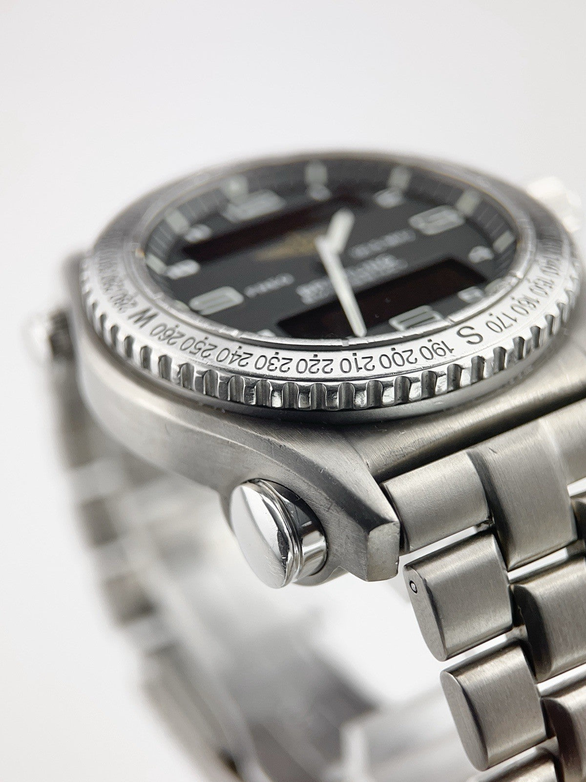 Breitling Emergency Titanium Black Dial 42mm Quartz Men's Watch E56321