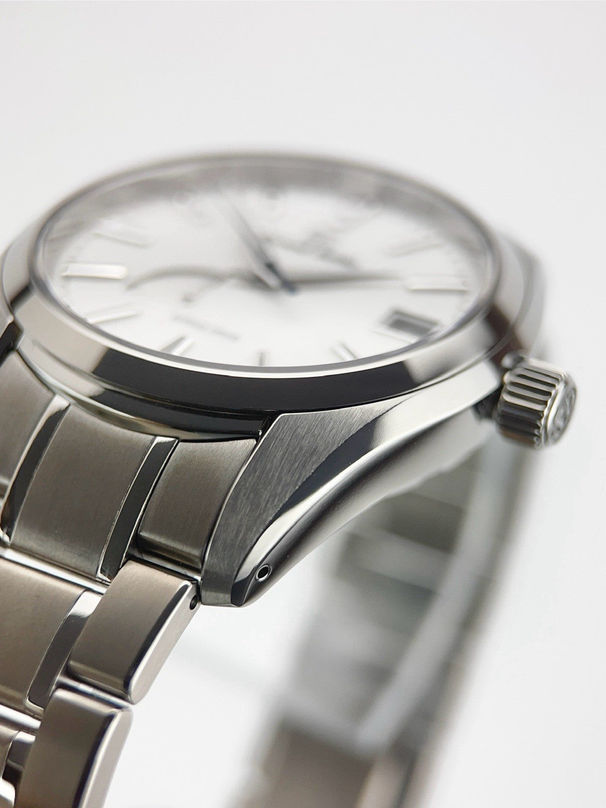 NEW 2025 Grand Seiko Heritage Titanium White Dial 41mm Automatic Mens SBGA211