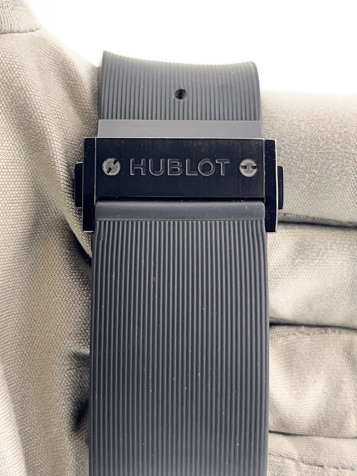 Hublot Classic Fusion Ceramic Black Dial 45mm Auto Mens Watch 511.CM.1171.RX