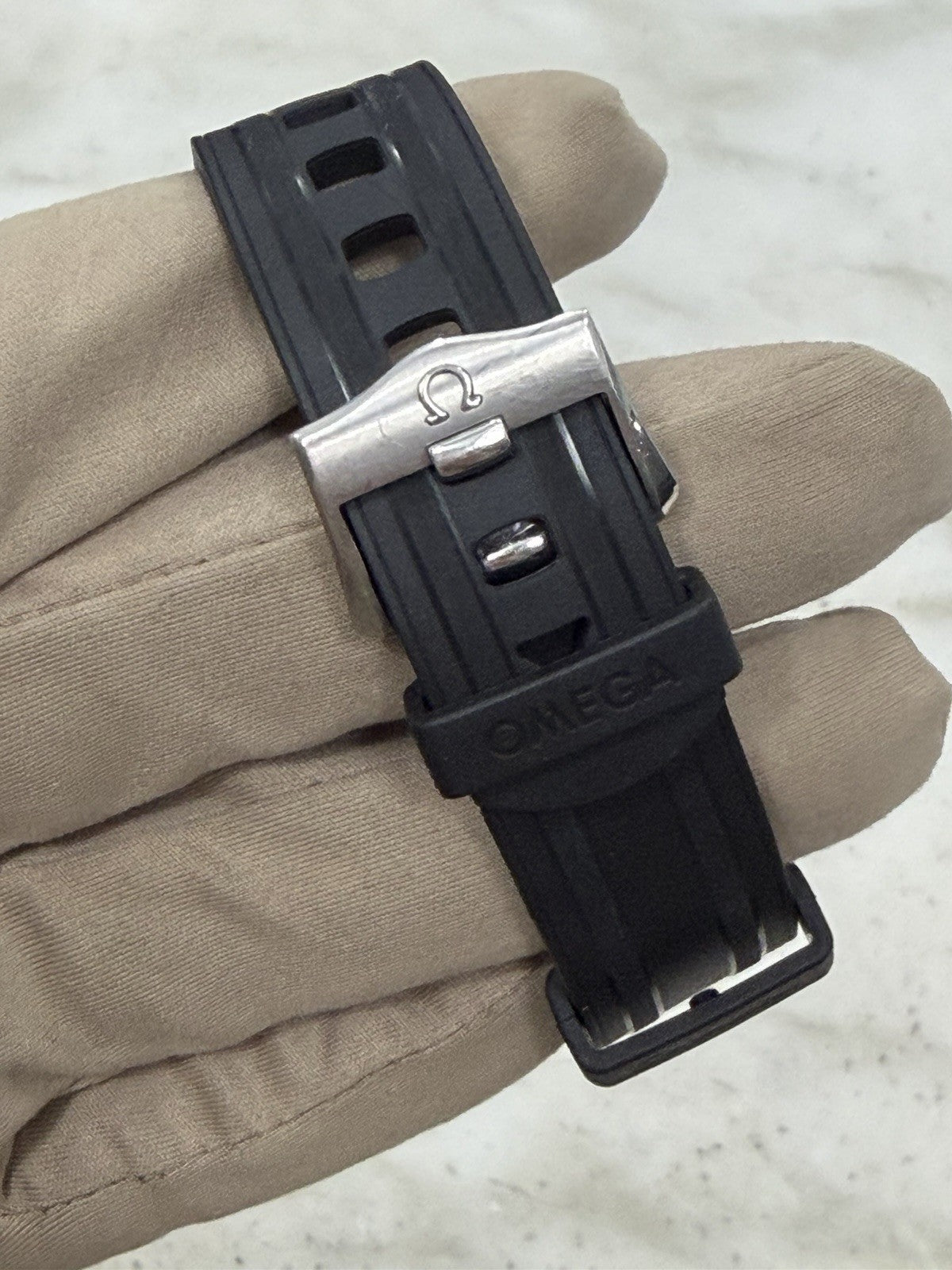 Omega Seamaster Steel White Dial 42mm Automatic Men's Watch 210.32.42.20.04.001