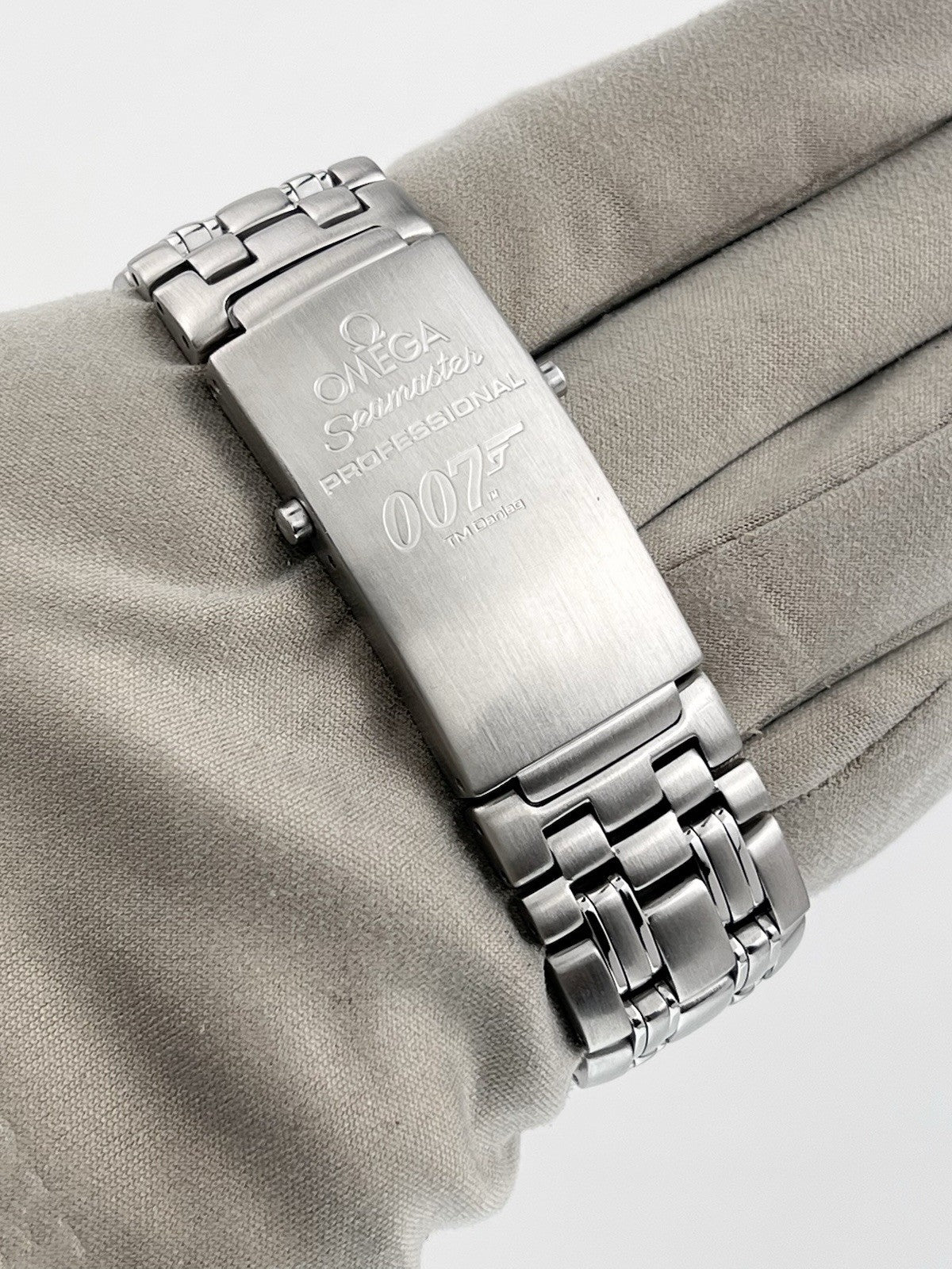 Omega Seamaster “James Bond” Stainless Steel Blue Dial 41mm Automatic 2226.80