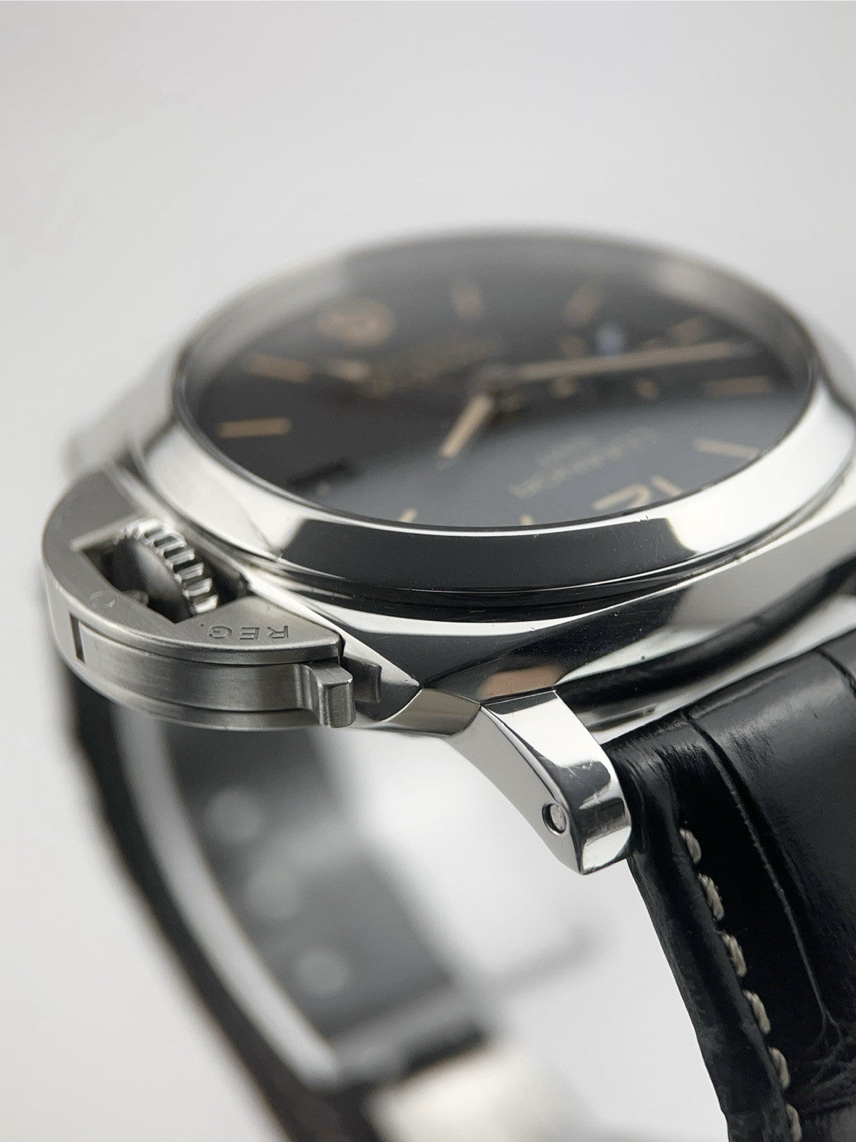 Panerai Luminor Stainless Steel Black Dial 42mm Automatic Men’s Watch PAM01535