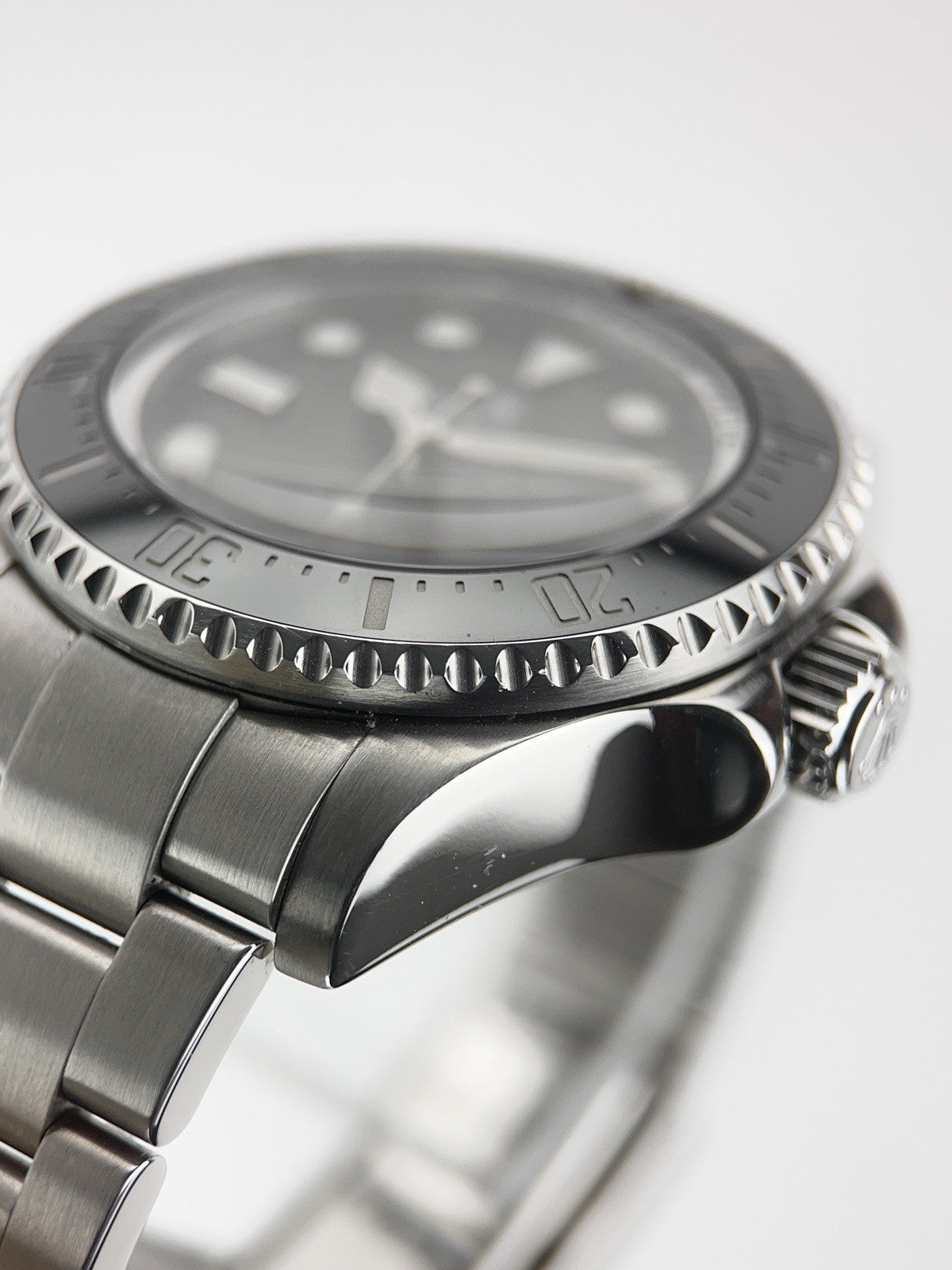 Rolex Sea-Dweller Stainless Steel Black Dial 44mm Automatic Men's Watch 116660