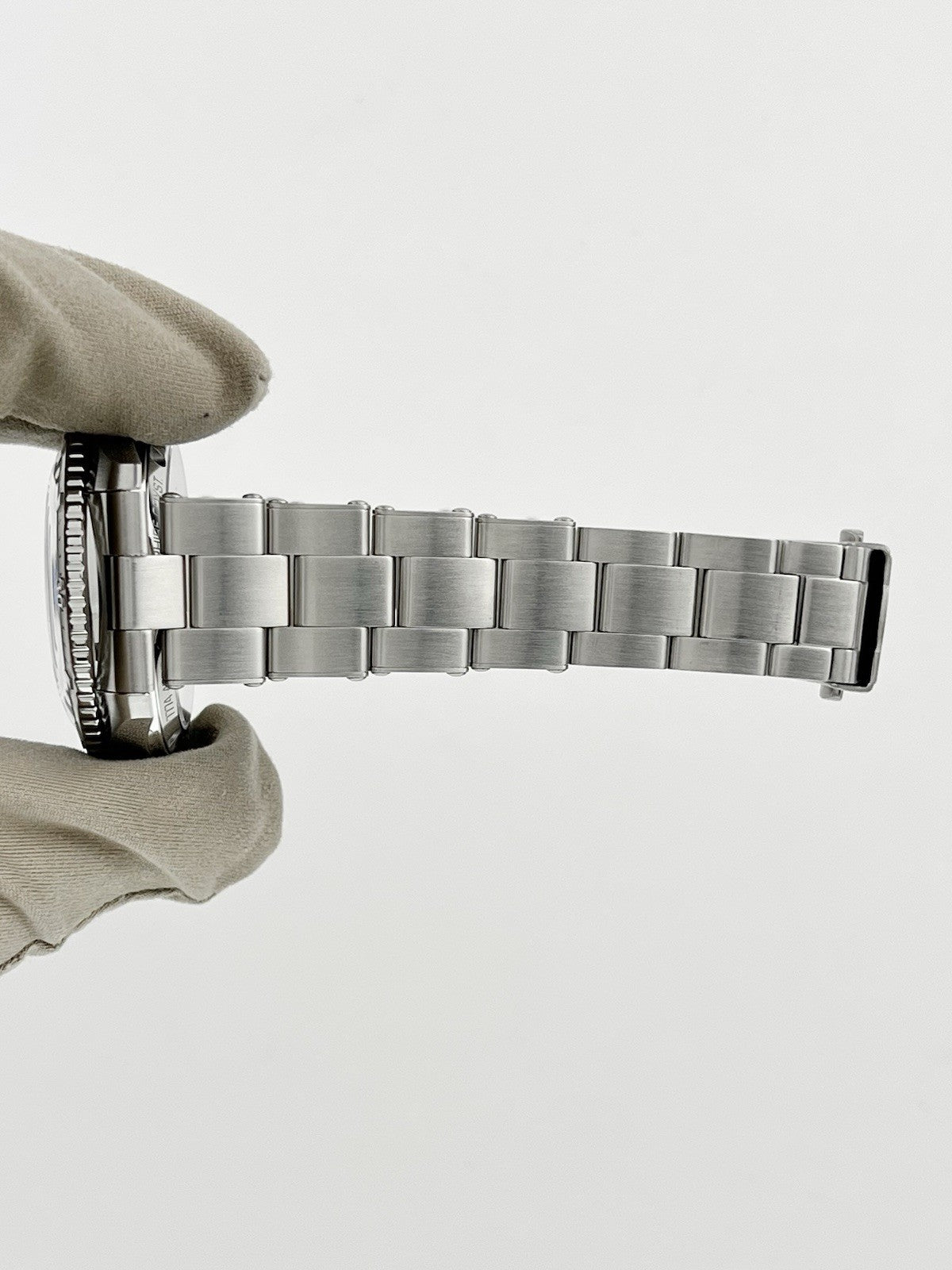 Oris Divers Sixty Five Stainless Steel Green Dial 38mm Automatic Mens Watch 7774