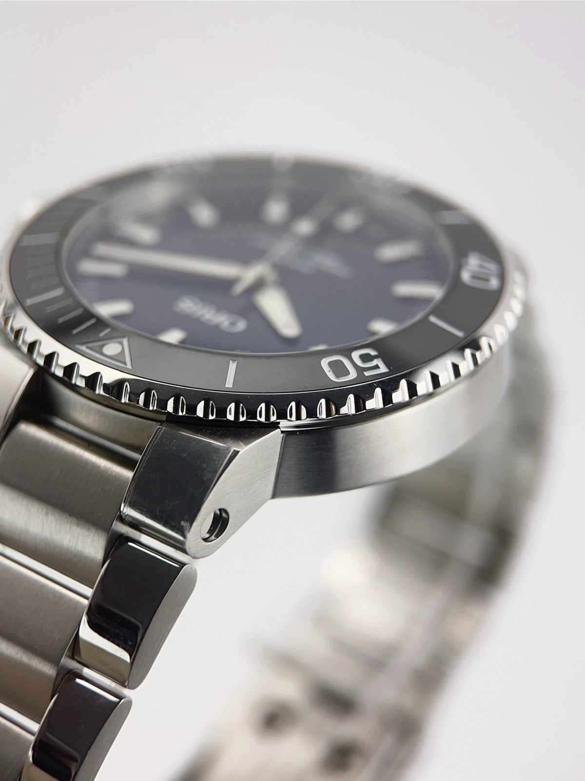 Oris Aquis Date Stainless Steel Blue Dial 44mm Automatic Mens Watch 7730