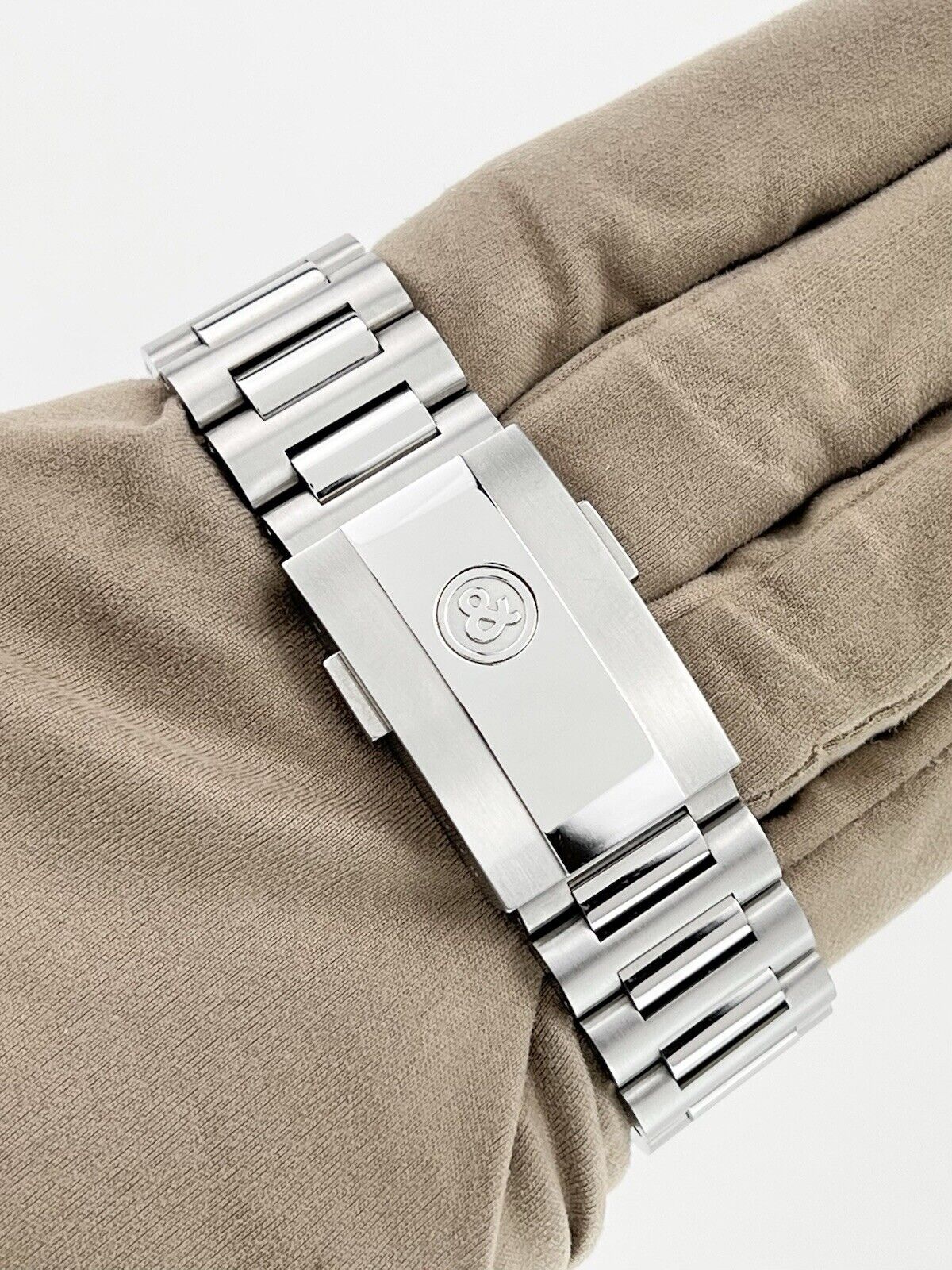 BR V2-93 GMT Bell and Ross Watch | Birmingham Luxury Watches Michigan