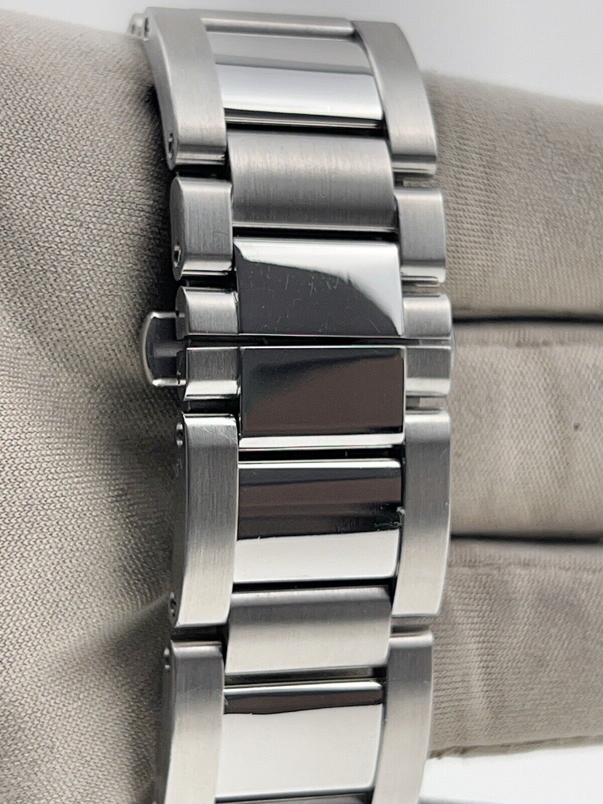 Mens Calibre de Cartier 42mm Stainless Steel Automatic W7100041