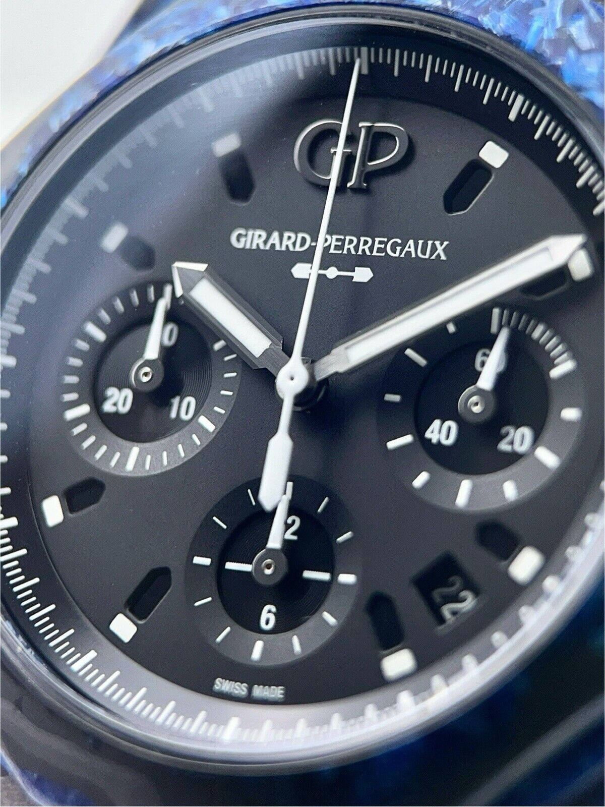 Girard Perregaux Laureato Absolute Rock Carbon Glass | Birmingham Luxury Watches Michigan