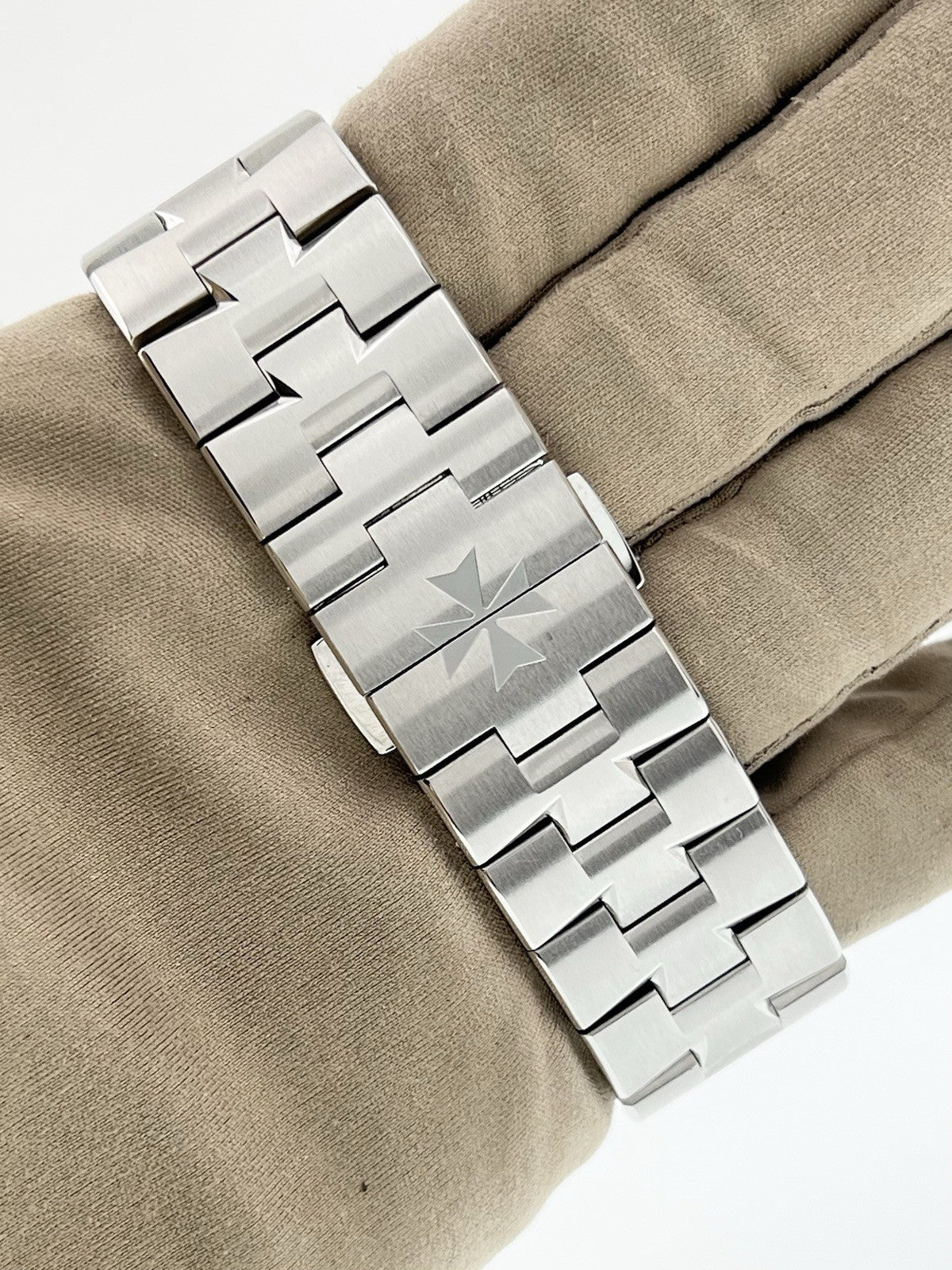 Vacheron Constantin Overseas World Time 7700V | Birmingham Luxury Watches Birmingham Michigan