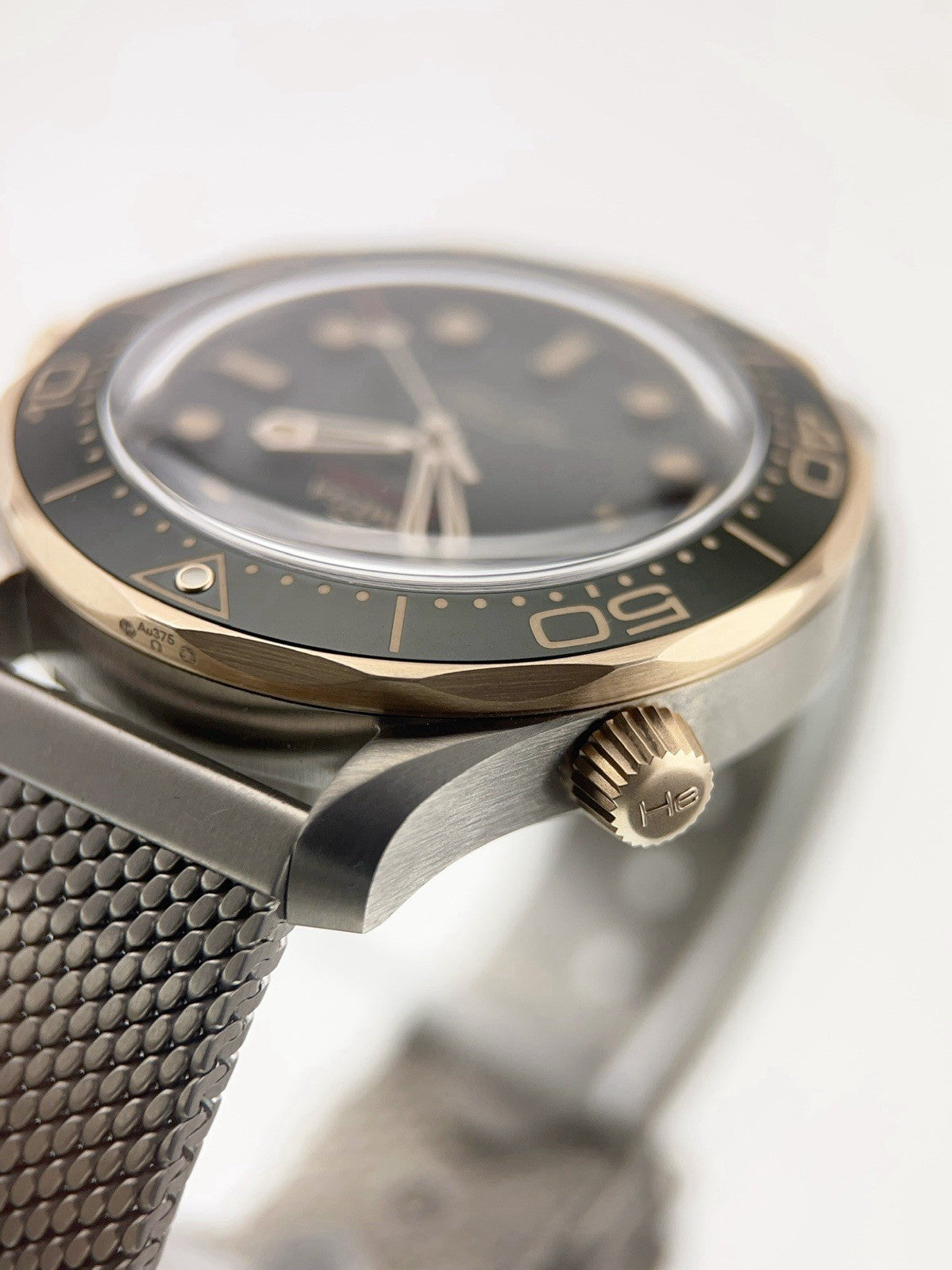 NEW 2025 Omega Seamaster Titanium GREEN Dial 42mm Watch 210.90.42.20.10.001