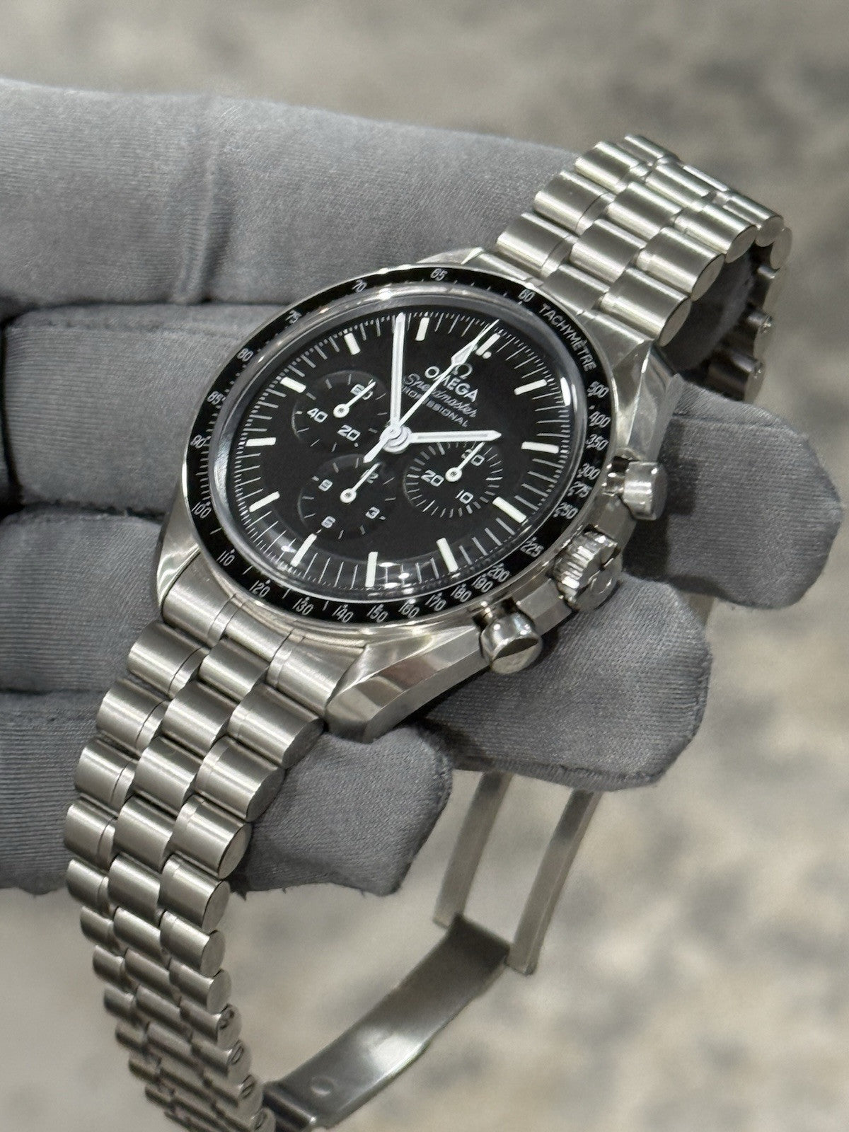 2025 Omega Speedmaster Steel 42mm Manual Wind Watch 310.30.42.50.01.001