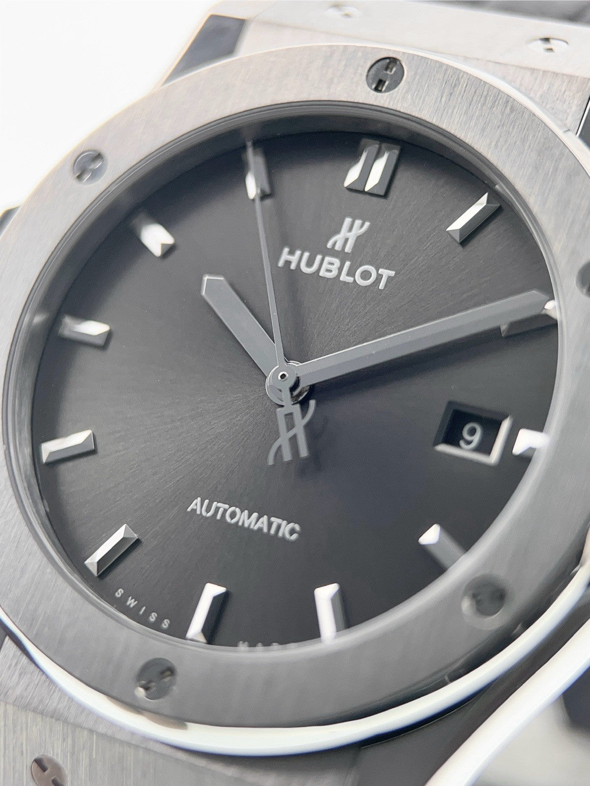 Hublot Classic Fusion Titanium Grey Dial 42mm Auto. Men’s Watch 542.NX.7071.LR