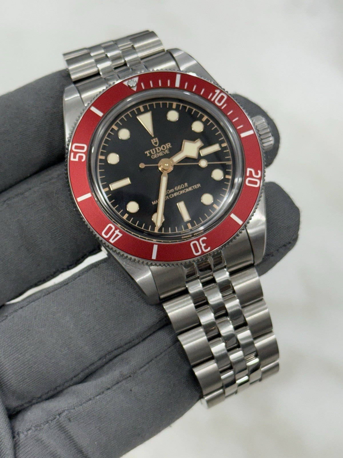 2025 Tudor Black Bay Men's Red Bezel Black Dial 41mm Automatic Watch