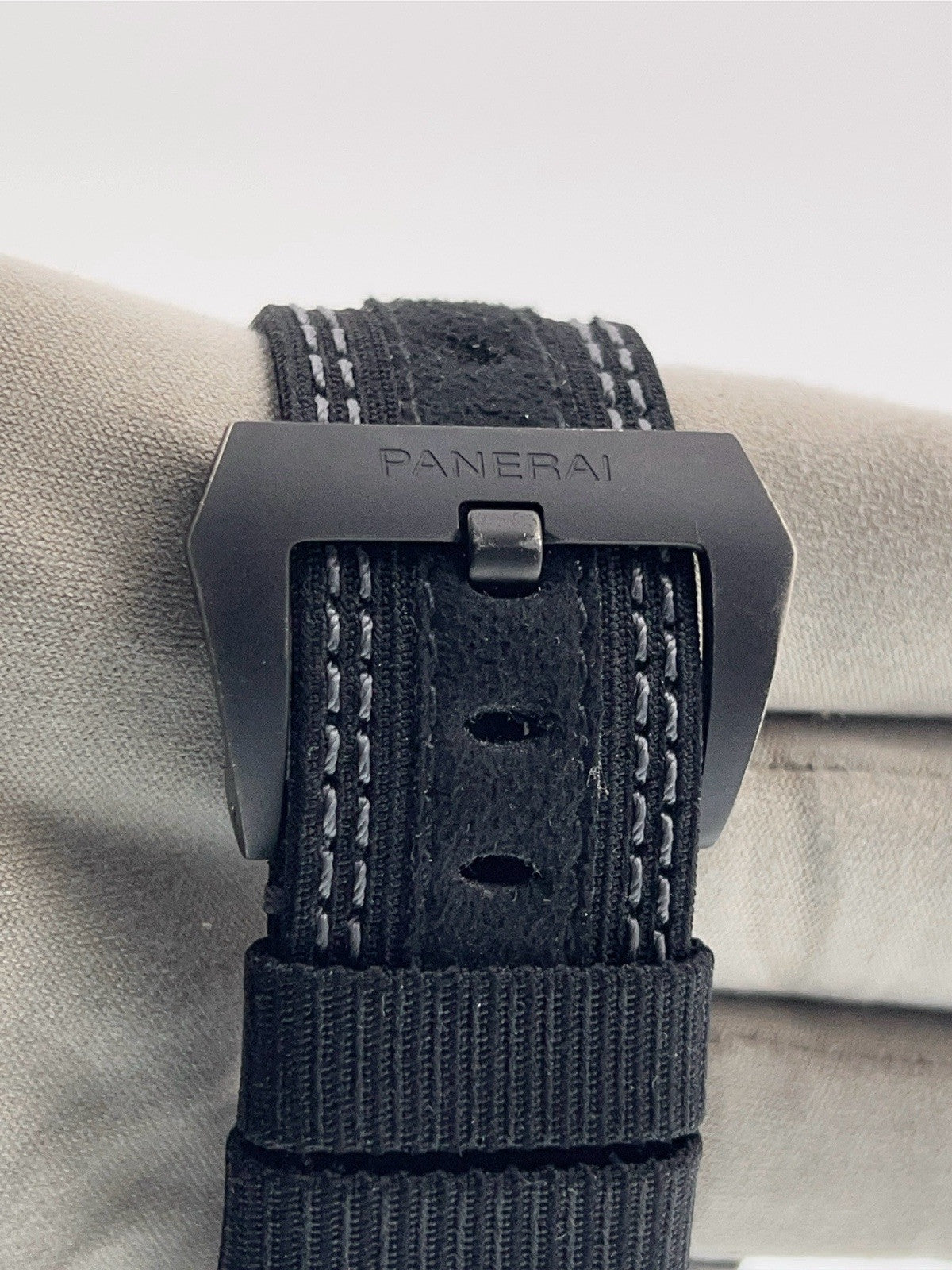 Panerai Submersible Carbon PAM01616