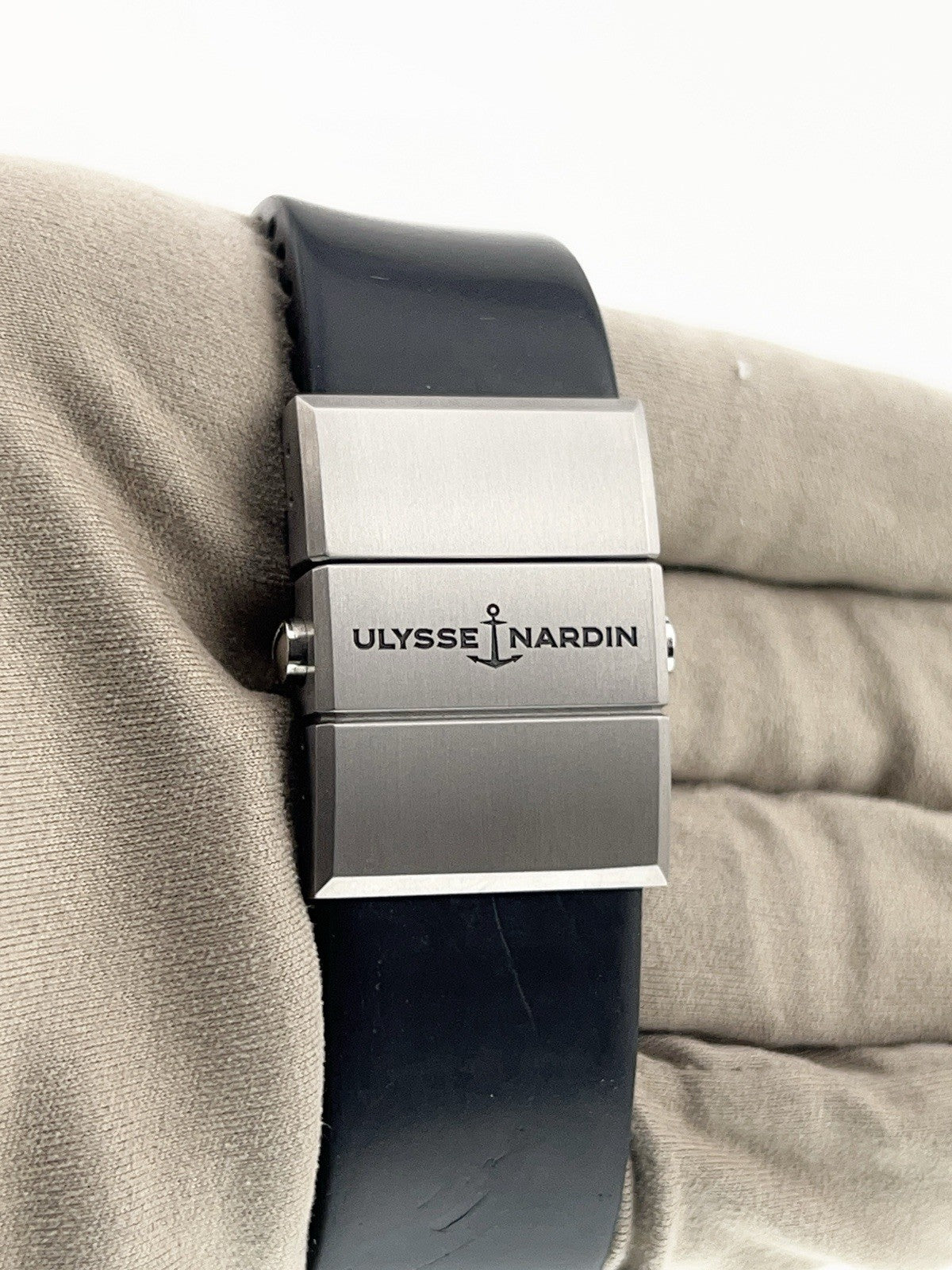 Ulysse Nardin Maxi Marine Diver Automatic Steel Black Dial Watch - For Parts