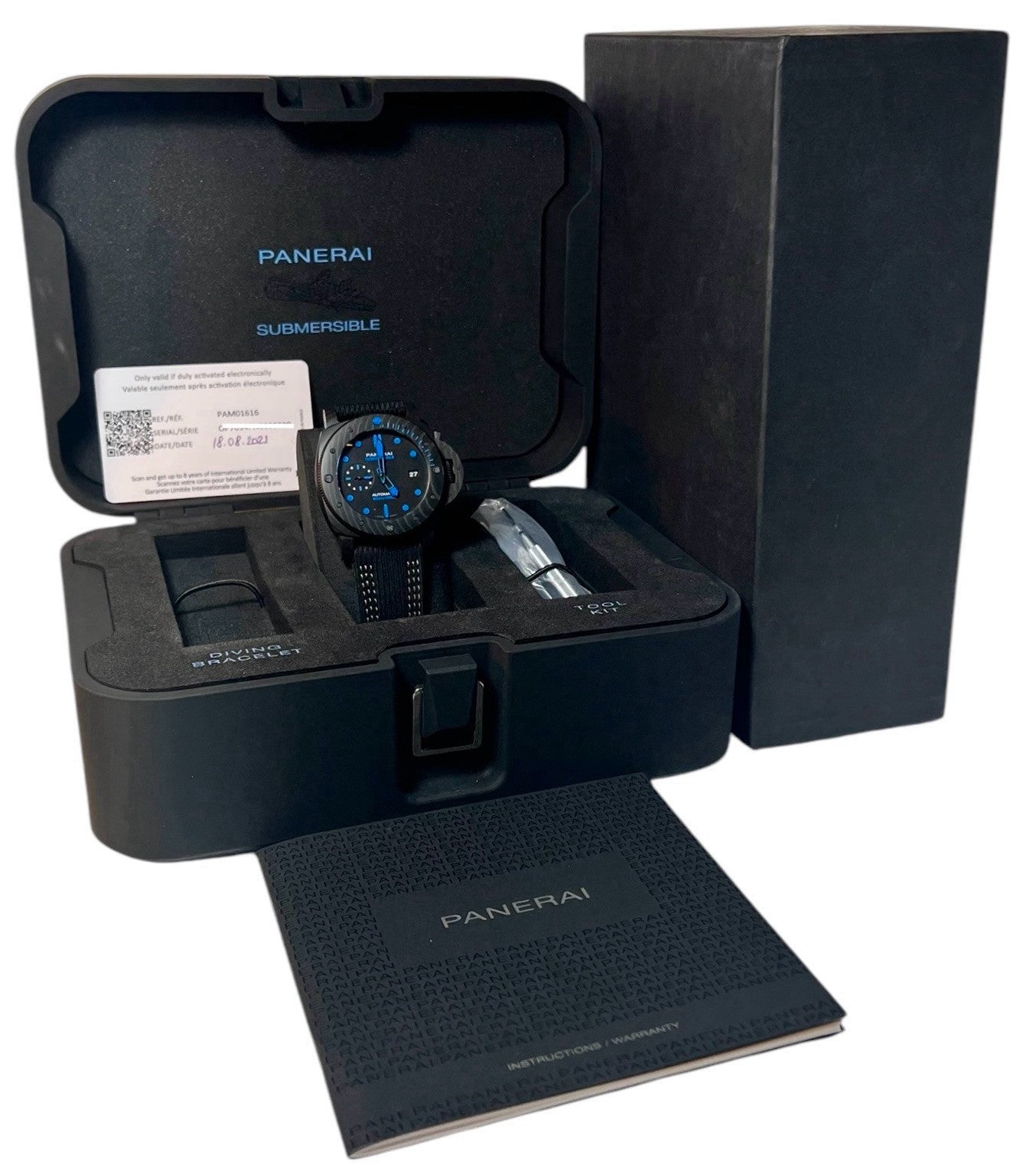 Panerai Submersible Carbon PAM01616