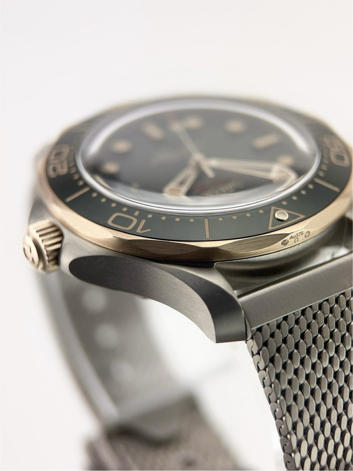 NEW 2025 Omega Seamaster Titanium GREEN Dial 42mm Watch 210.90.42.20.10.001