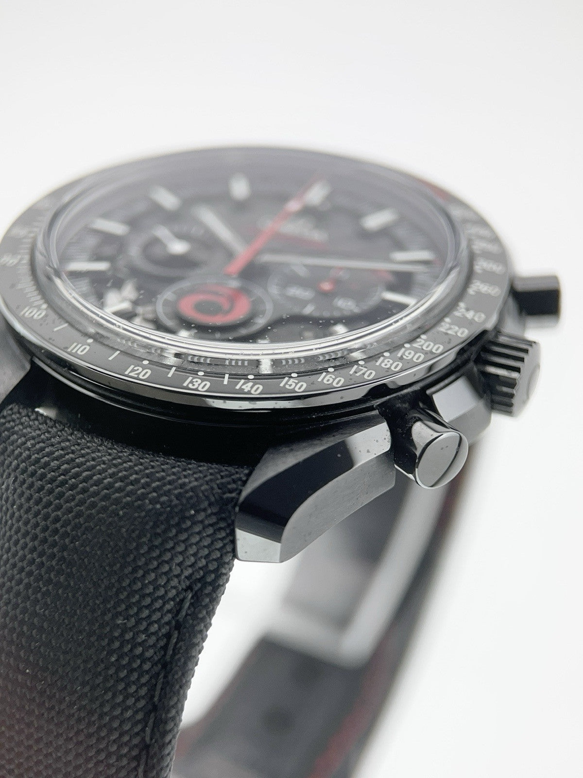 Omega Speedmaster Dark Side of the Moon Team Alinghi 44mm 311.92.44.30.01.002