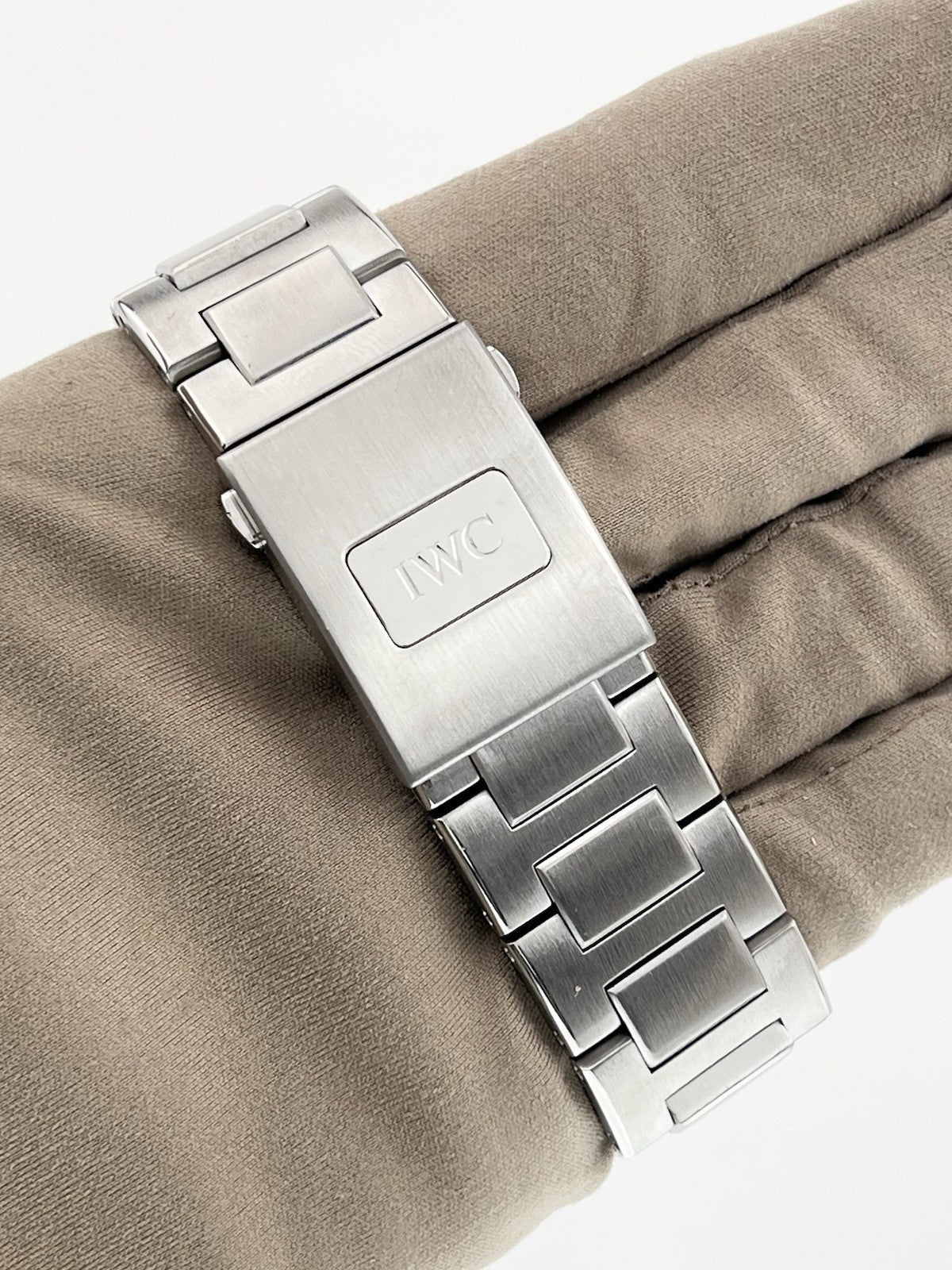 IWC Ingenieur Dual Time Steel Silver Dial 43mm Automatic Men's Watch IW324404