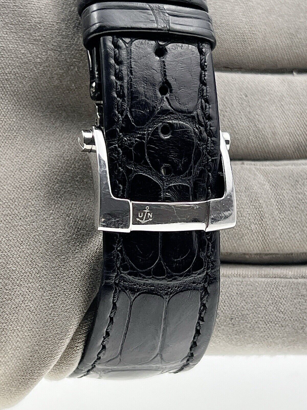 Ulysse Nardin Automatic 41mm Cream Dial 263-66 Stainless Steel - Watch Only