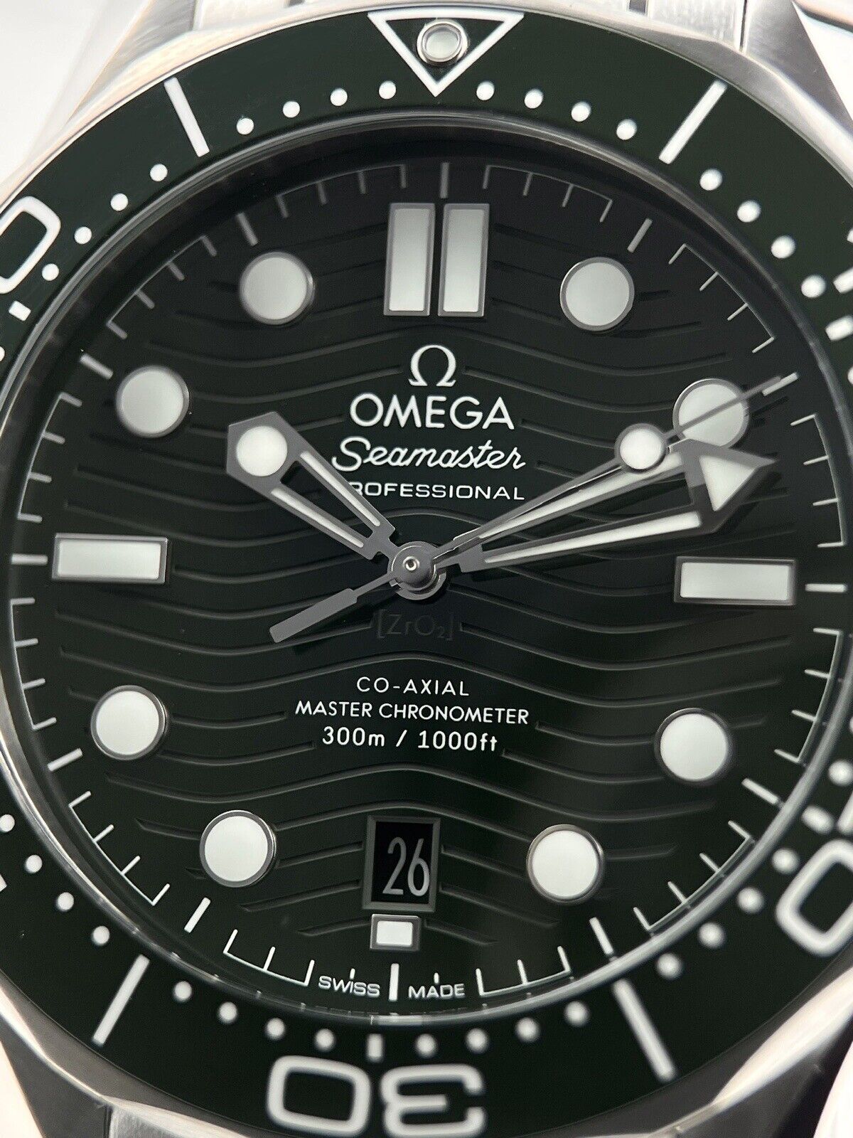 2022 GREEN Omega Seamaster Professional 300m GREEN DIAL 42mm - Box/Papers