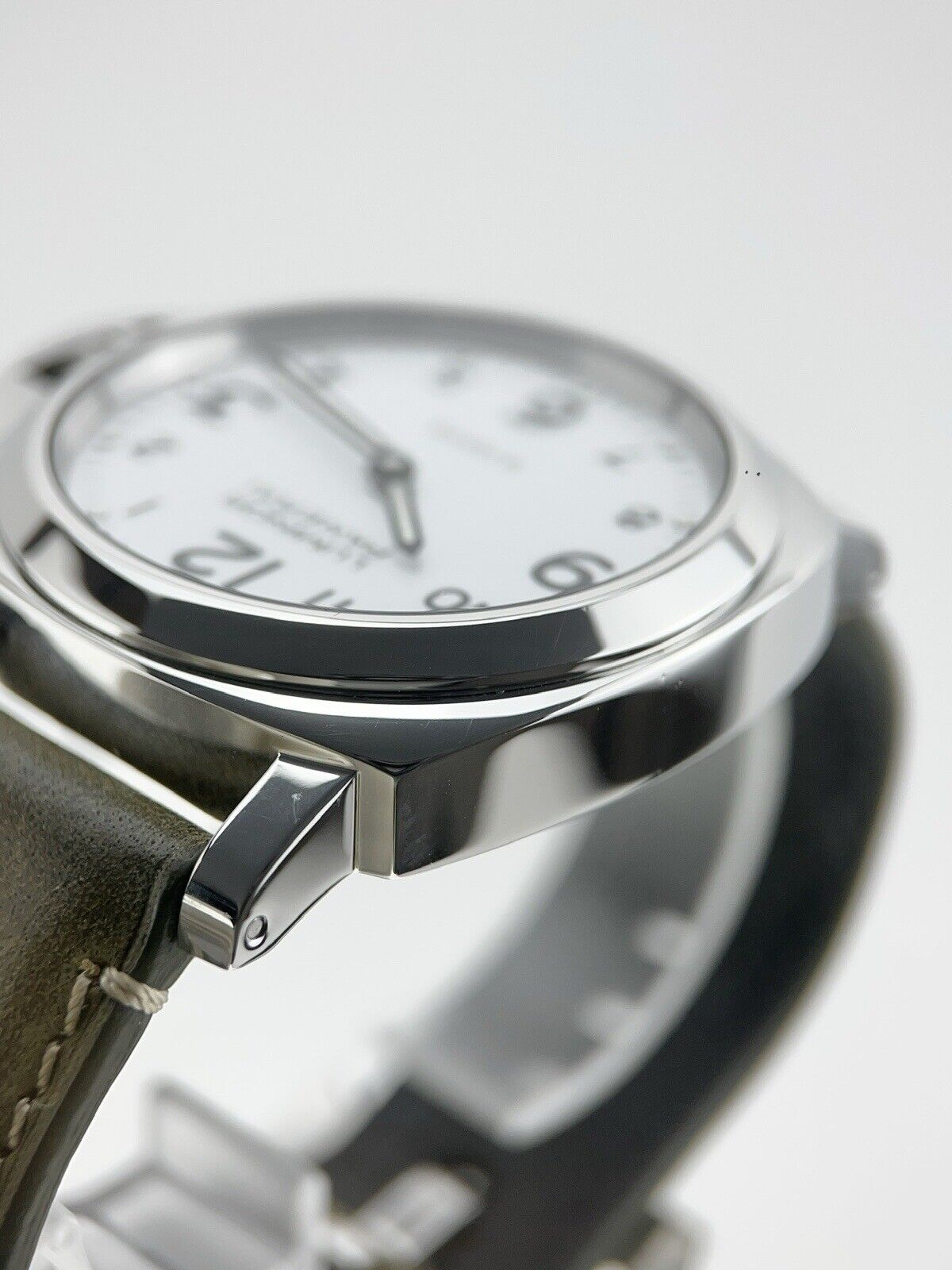Panerai Luminor Base 8 Days Stainless Steel White 44mm Manual Wind Men’s Watch
