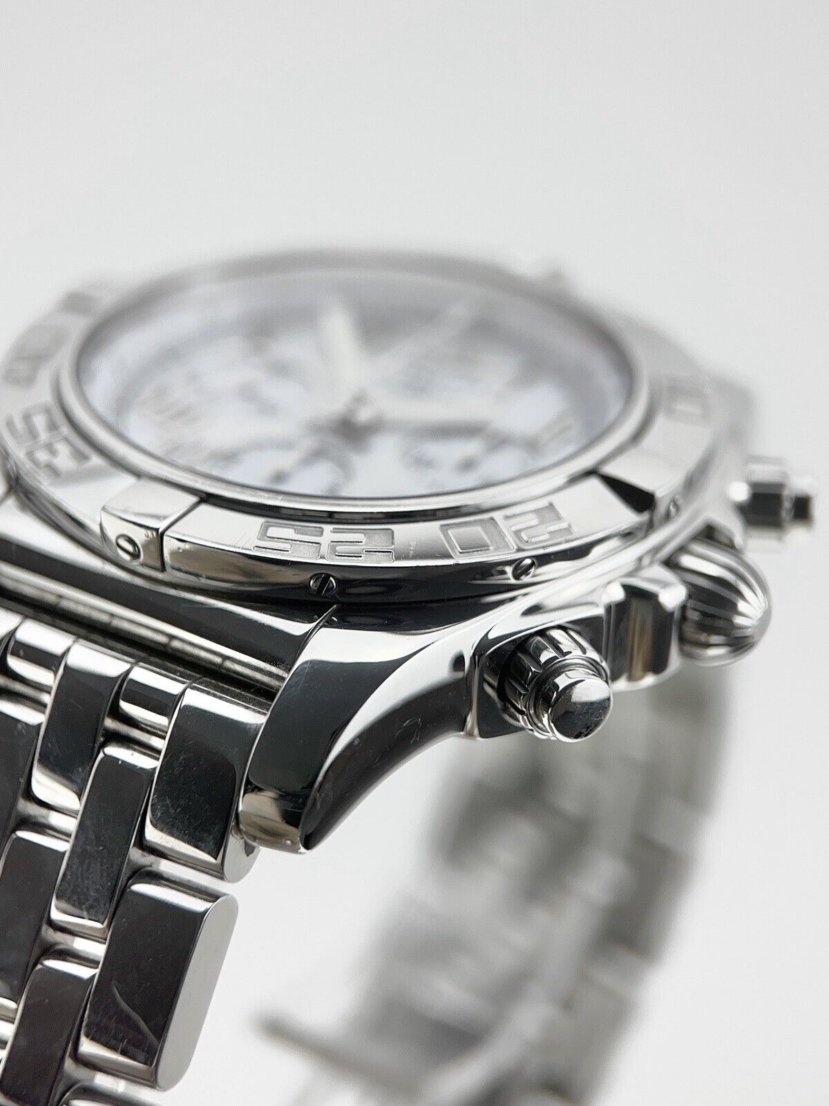 Breitling Chronomat 44 Steel White 44mm Automatic Men’s Watch AB0110