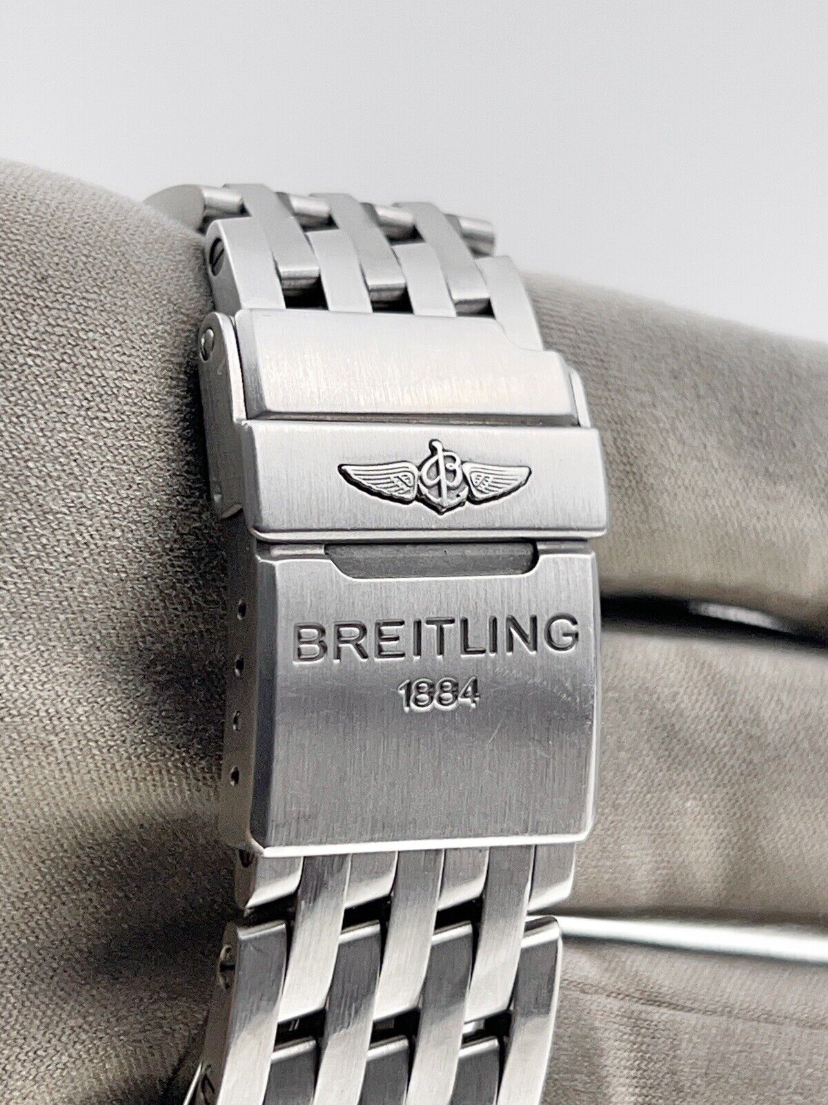 Breitling Navitimer Stainless Steel White Dial 42mm Automatic Mens Watch A23322