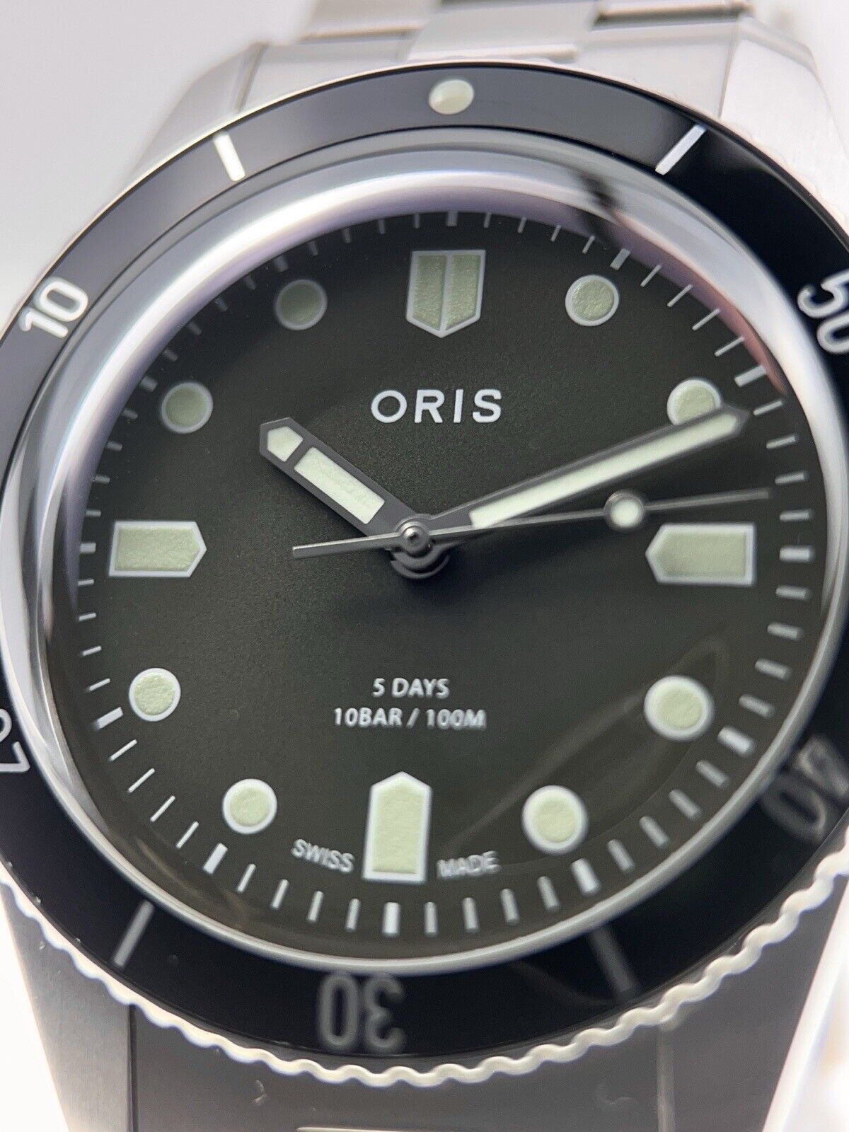 Oris Divers Stainless Steel Green 38mm Automatic Men’s Watch 7774 Box & Papers