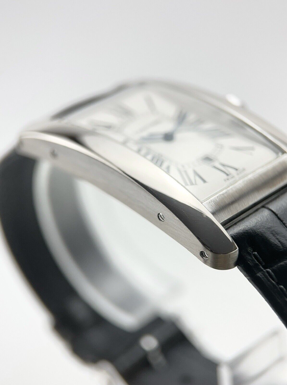 Cartier Tank Americaine 18k White Gold White Dial 27x45mm Automatic Men’s 2521