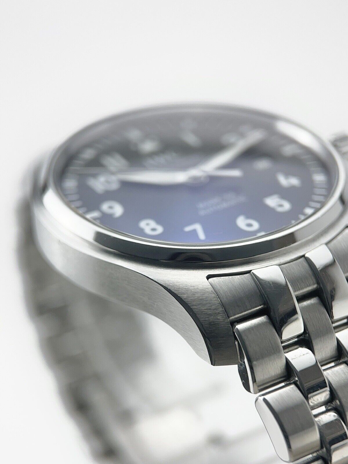 IWC Pilots  Stainless Steel Automatic 40 mm Black Watch IW328202 Box And Papers