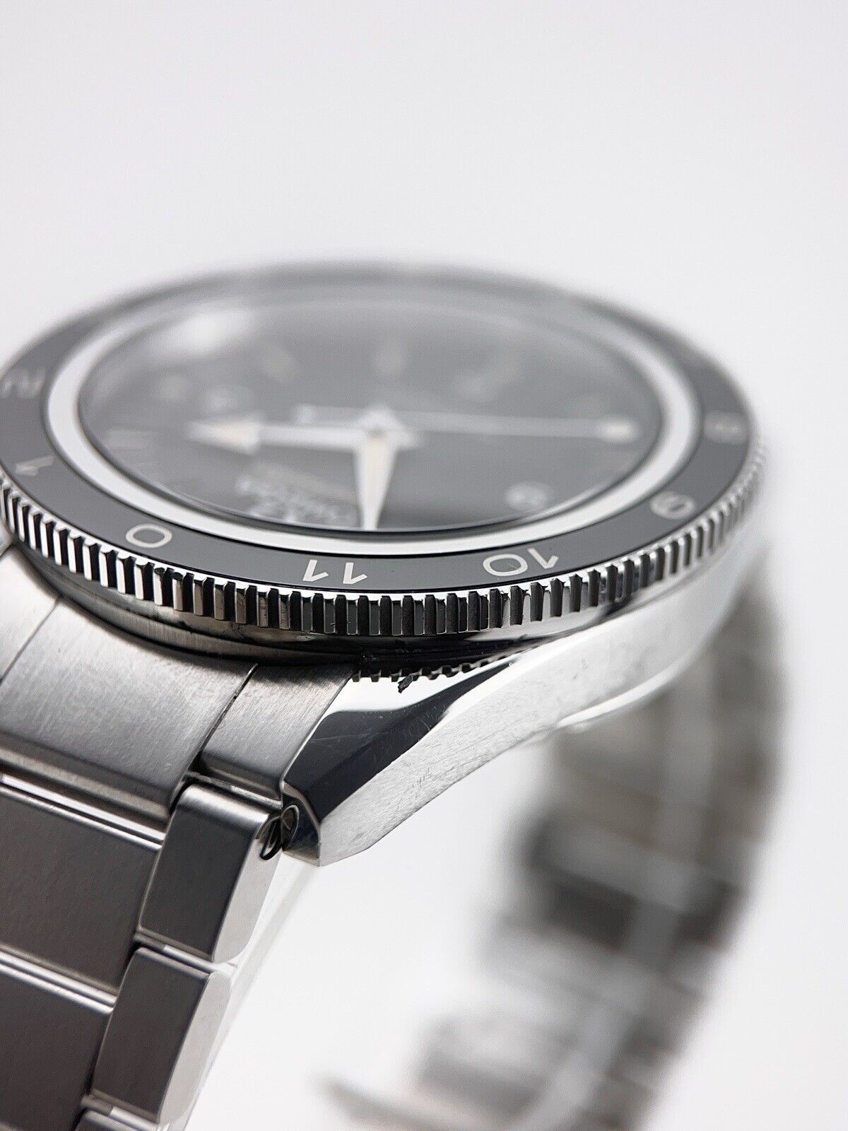 Omega Seamaster 300 “007” Stainless Steel 41mm Automatic 233.32.41.21.01.001