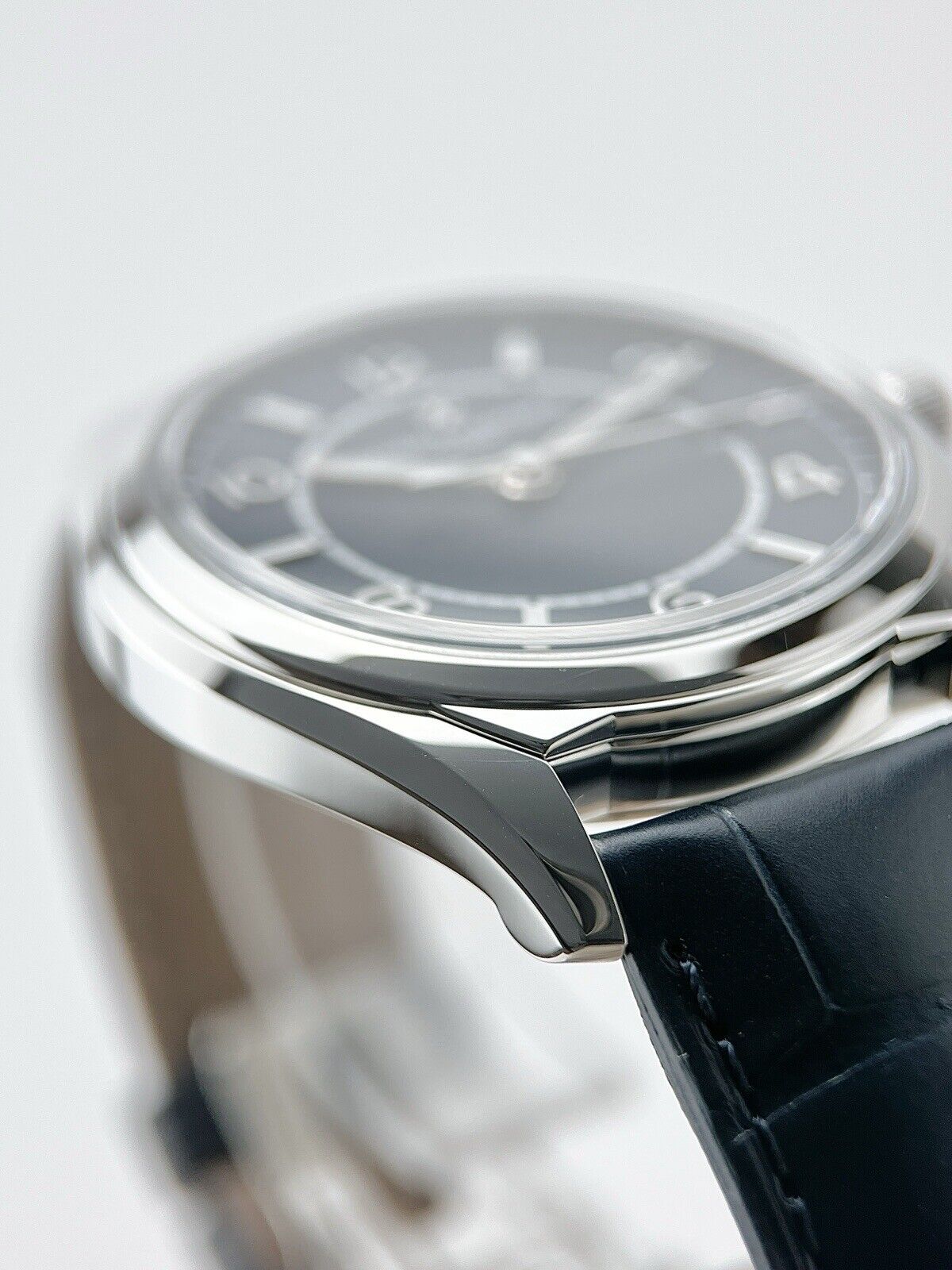 2023 Vacheron Constantin Fiftysix 40mm Automatic Watch 4600E -  Box & Papers