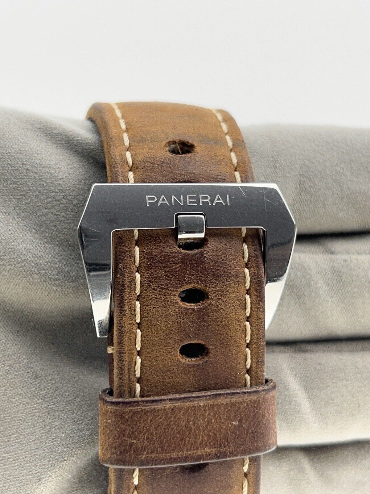 Panerai Luminor Manual Wind 44mm Black Dial PAM00914 Stainless Steel Watch