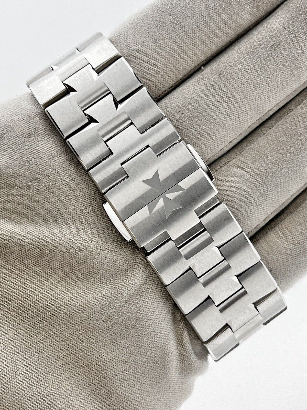 2023 Vacheron Constantin Overseas Automatic Watch 41mm 4500V - Box And Papers