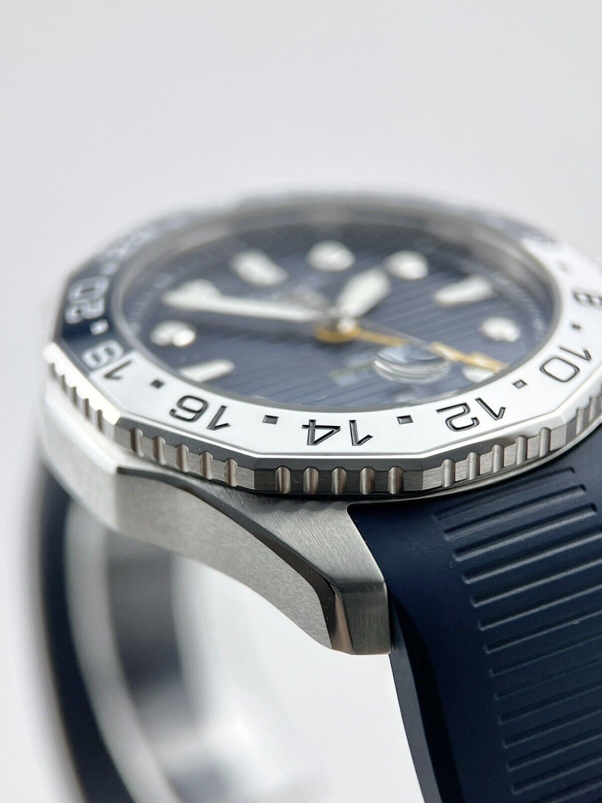 NEW Tag Heuer Aquaracer Automatic Stainless Steel Watch 43mm Blue Dial WBP2010