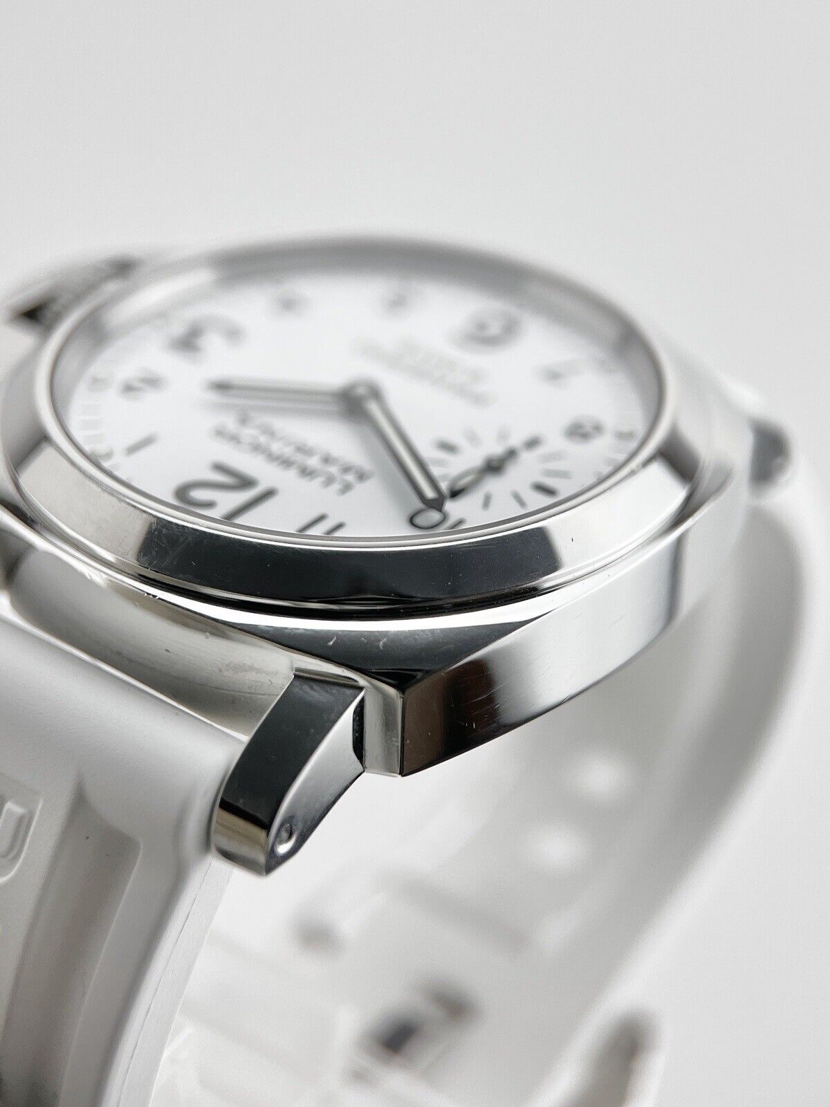 Panerai Luminor Marina 8 Days PAM00563 Hand-Wound White Dial Men's Watch B&P
