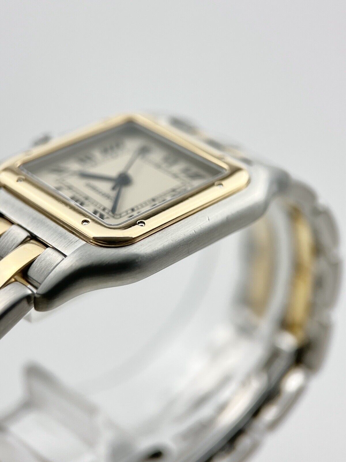 Cartier Panthere Two Row Quartz 27mm Silver Dial 18k Yellow Gold Ref-W25028B6